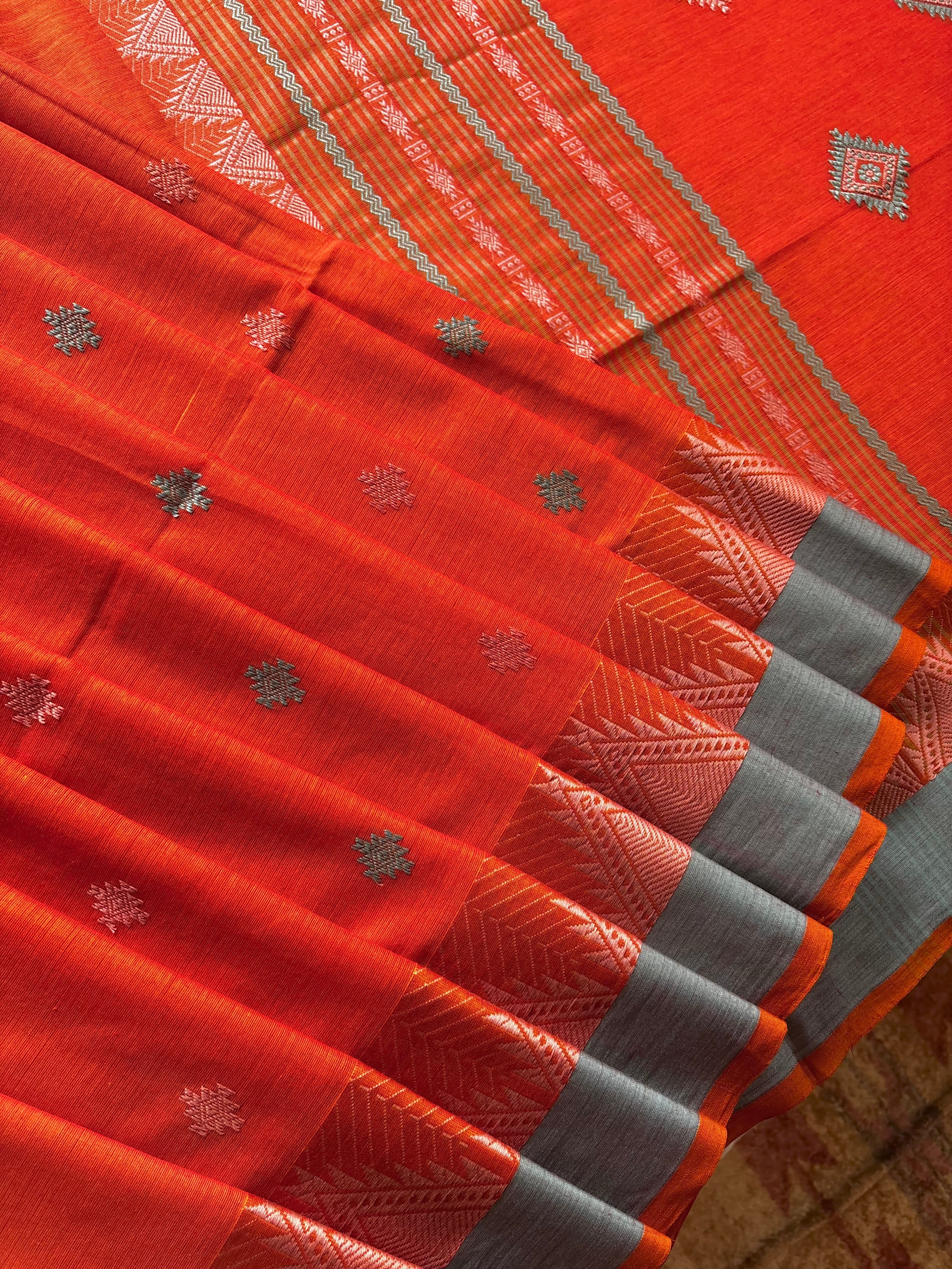 Handwoven Matte Orange Colour Phulia Cotton Saree