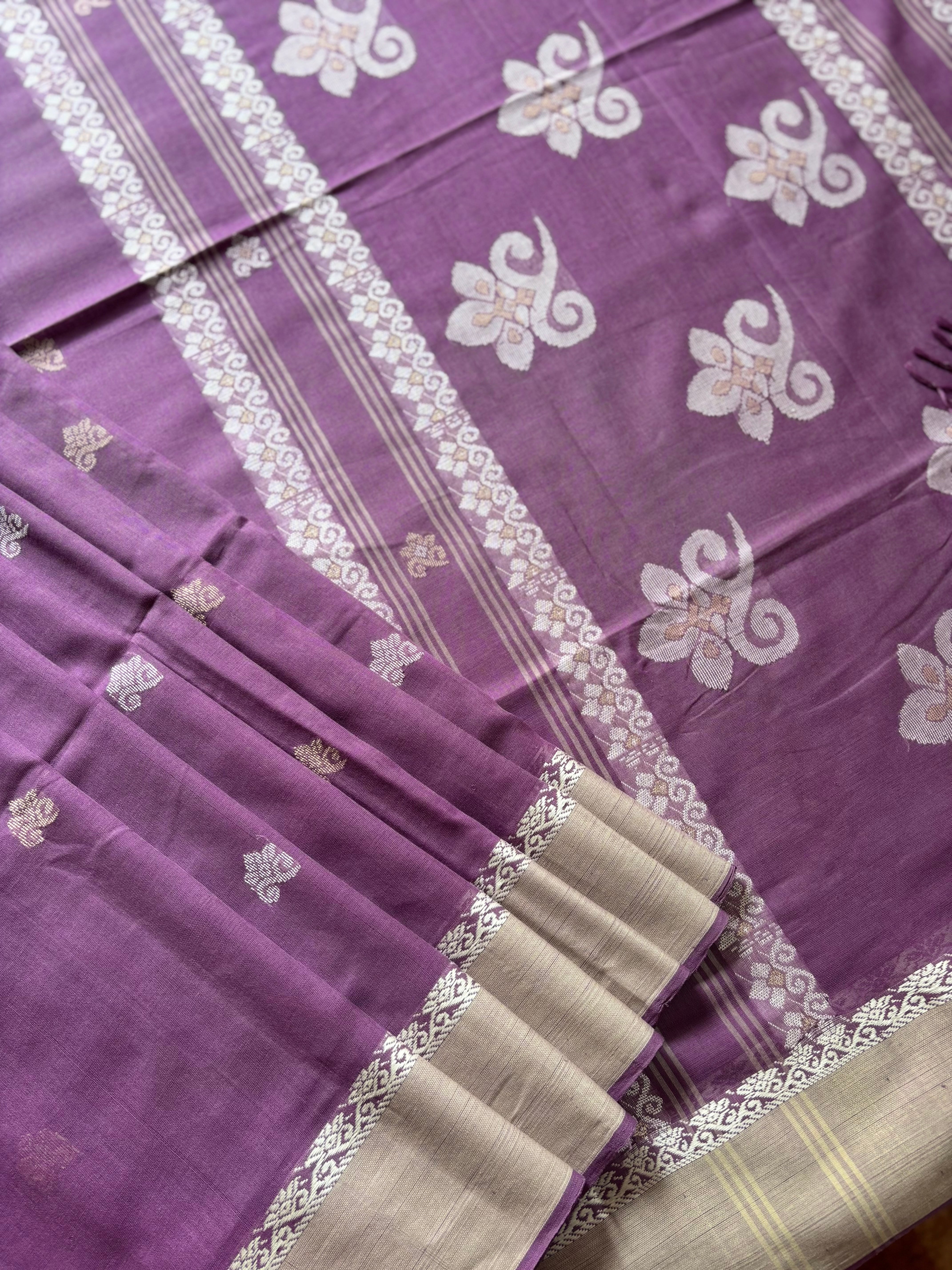 Handwoven Light Purple Cotton Jamdani Saree