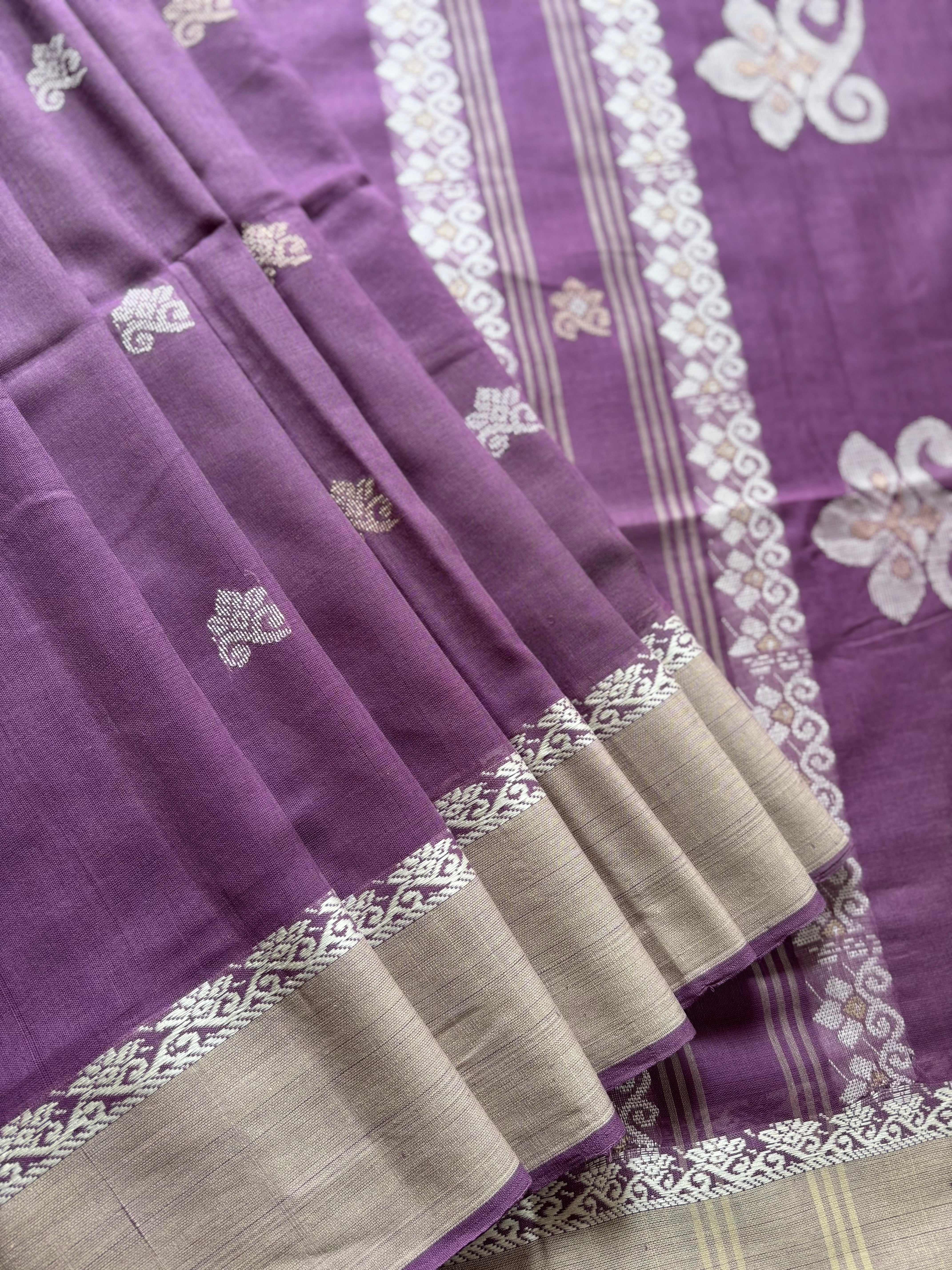 Handwoven Light Purple Cotton Jamdani Saree