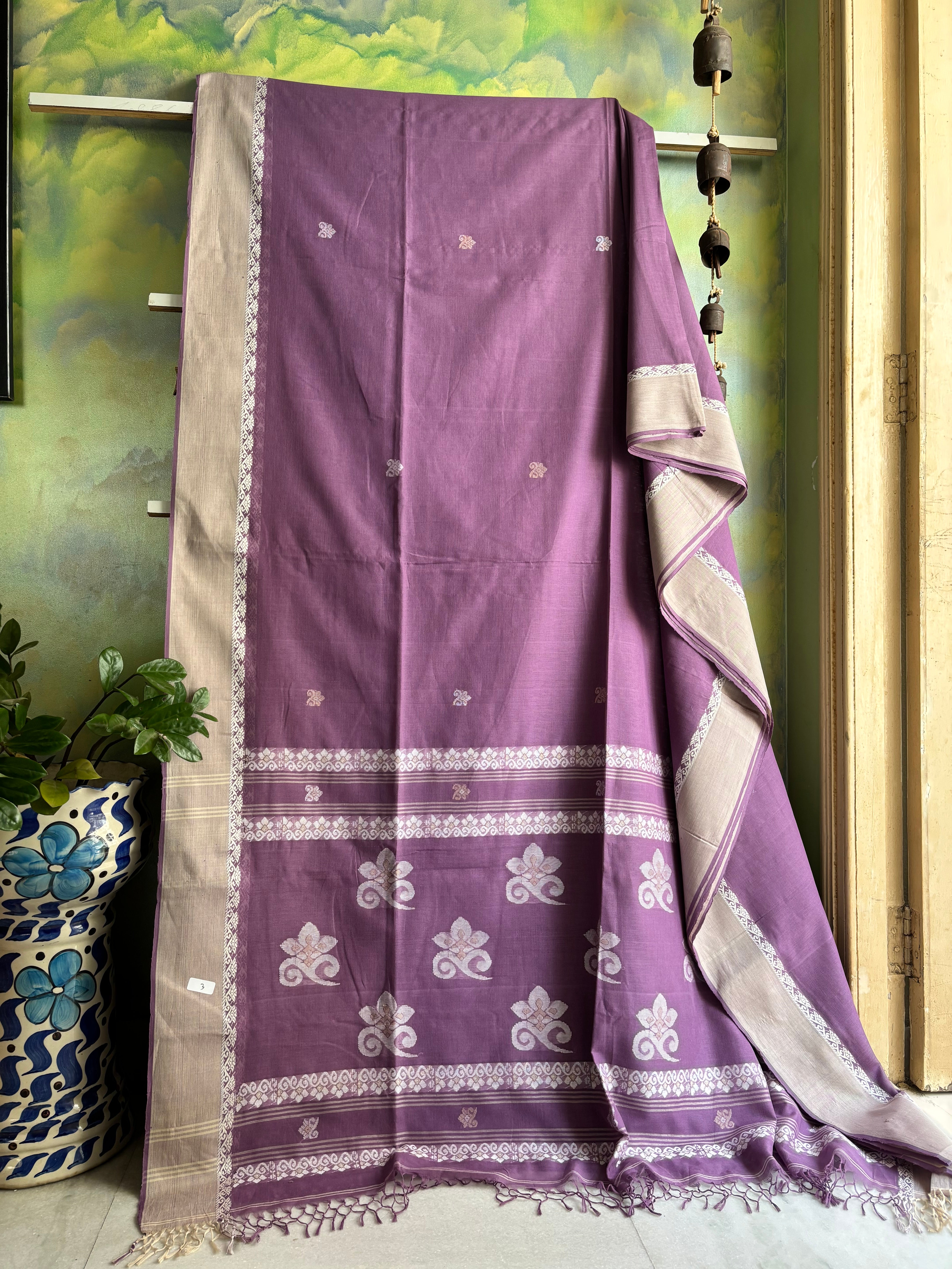 Handwoven Light Purple Cotton Jamdani Saree