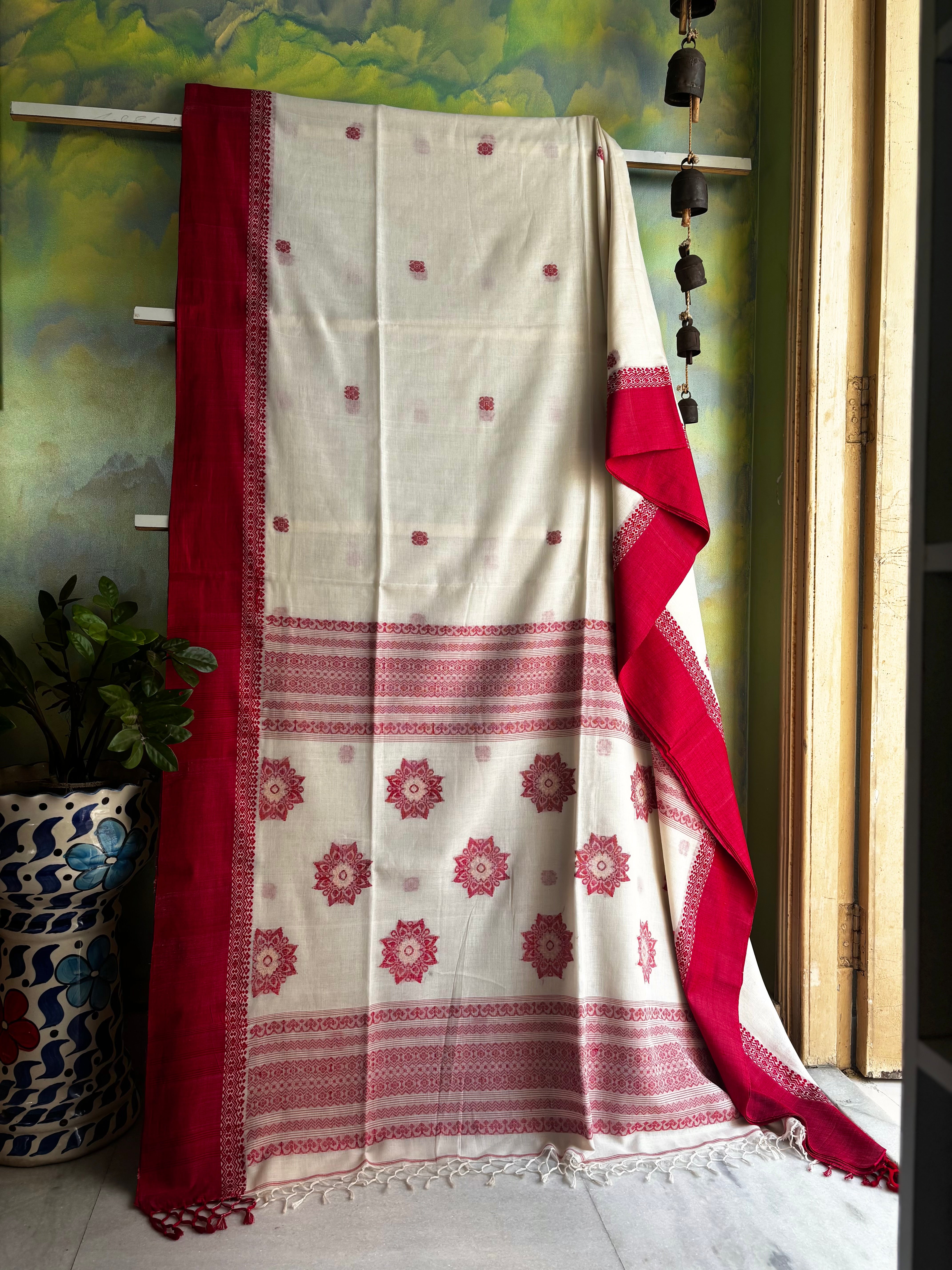 Handwoven Offwhite Red Phulia Cotton Saree