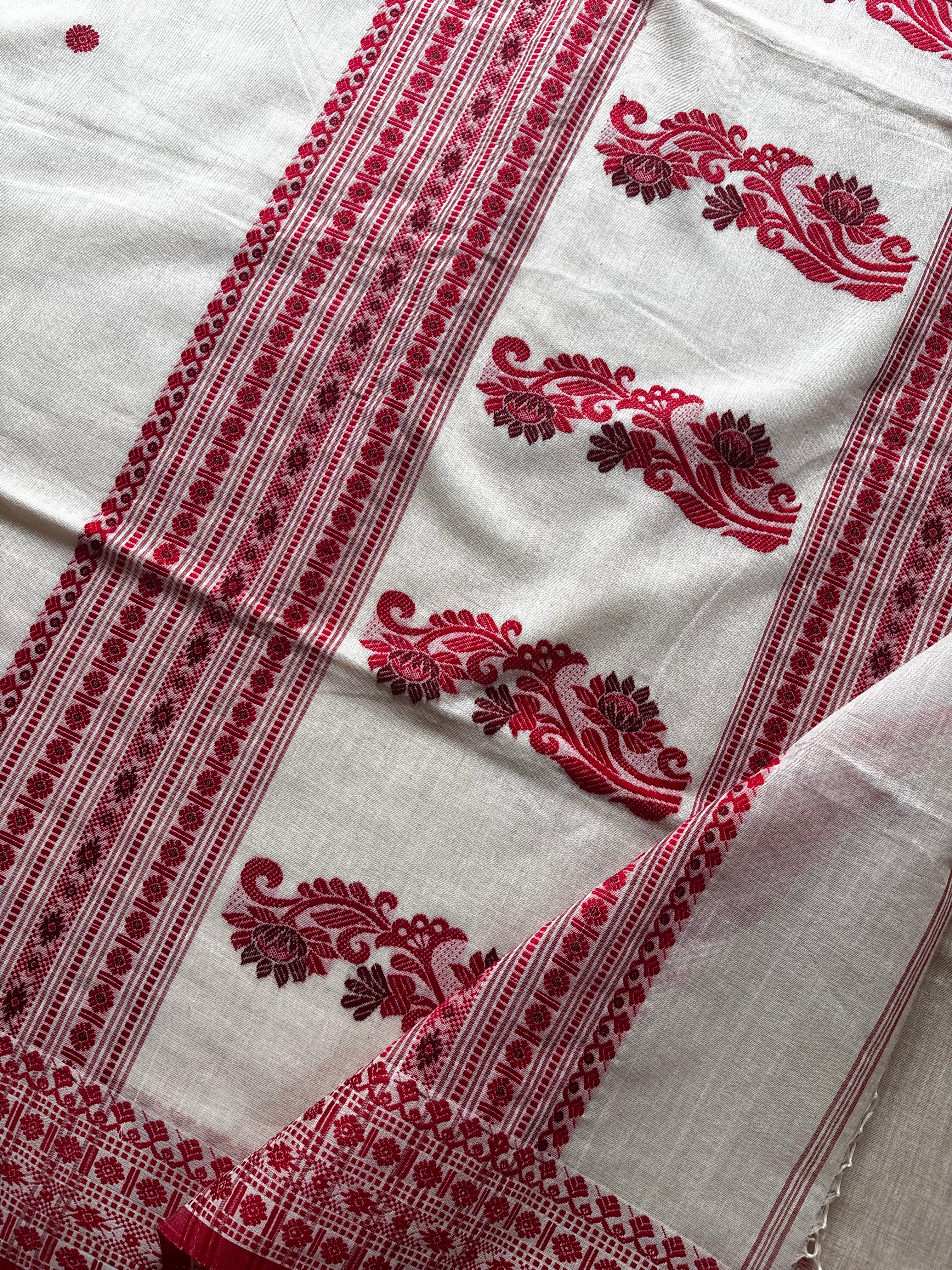 Handwoven Offwhite Red Phulia Cotton Saree