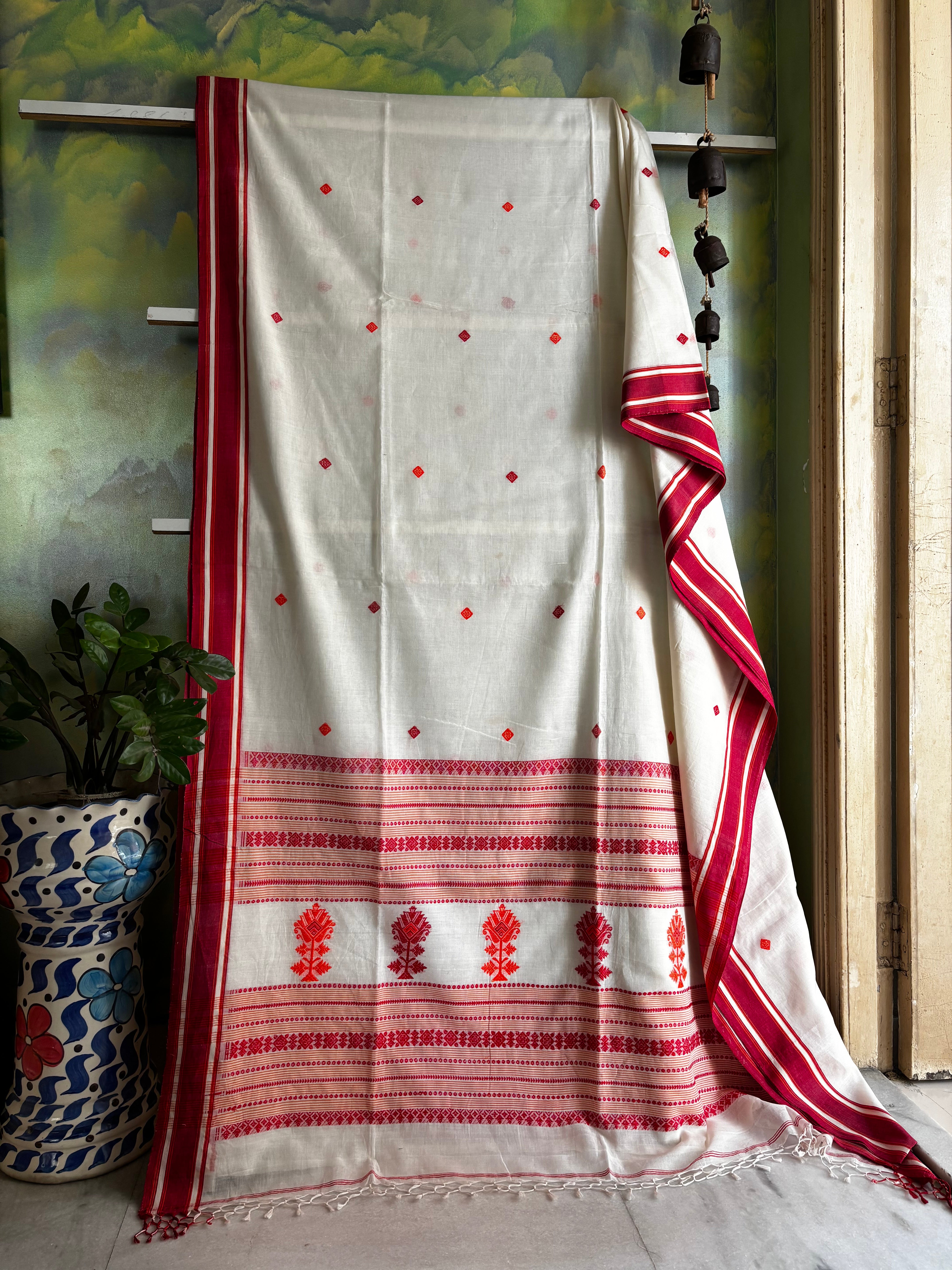 Handwoven Cream Colour Phulia Cotton Saree