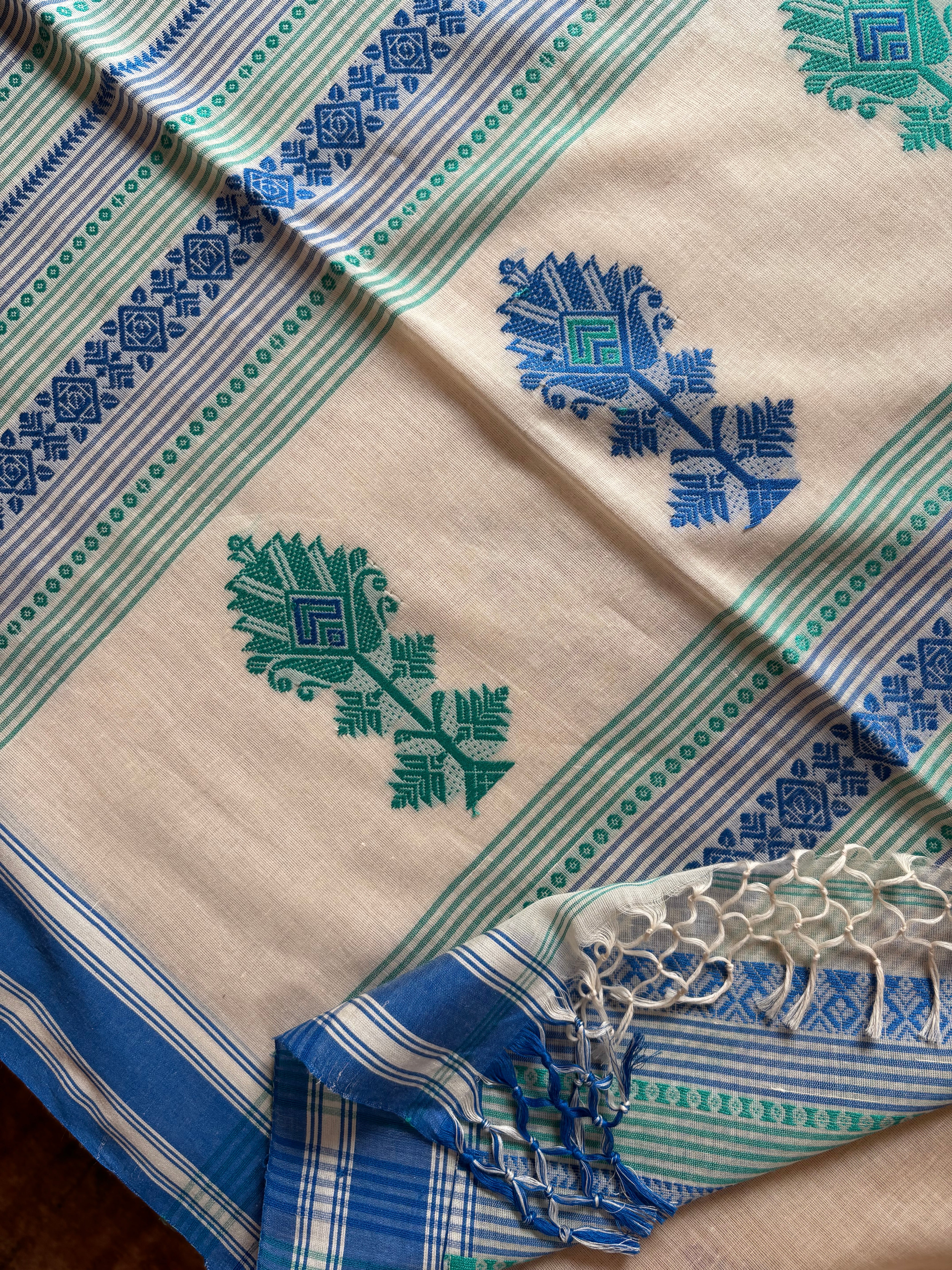 Handwoven Cream White Colour Phulia Cotton Saree