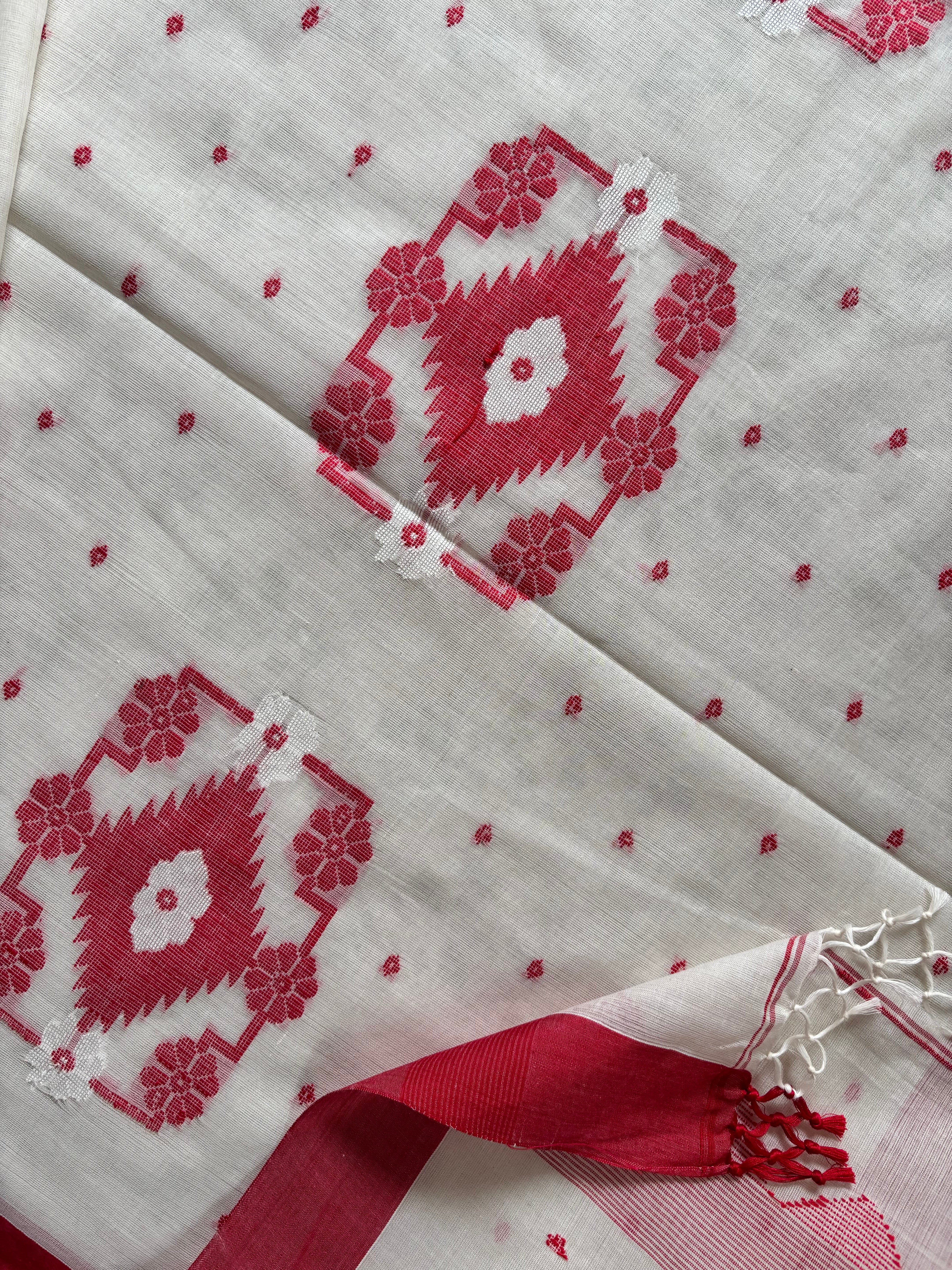 Handwoven White Red Cotton Jamdani Saree