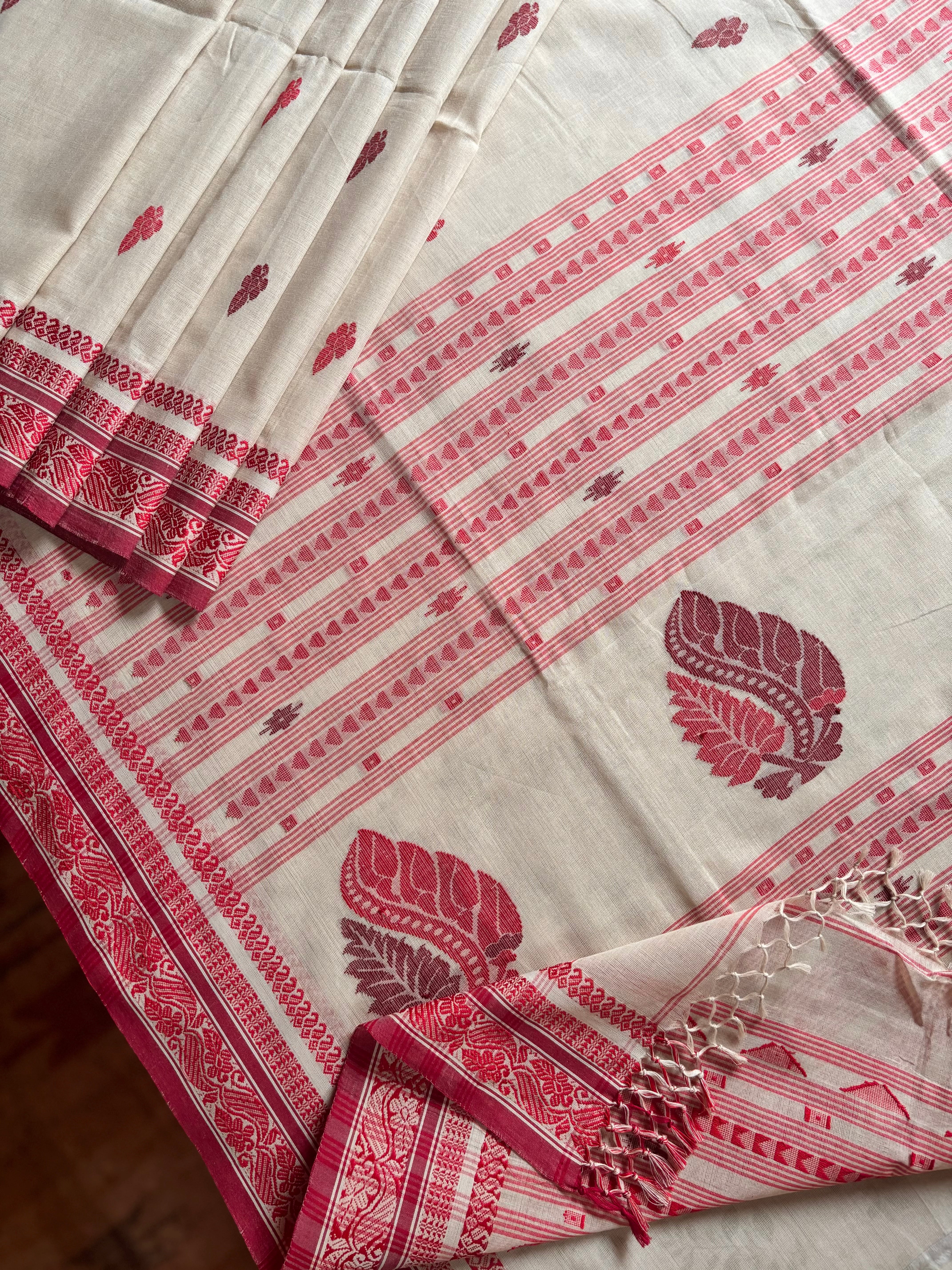 Handwoven Beige Red Phulia Cotton Saree