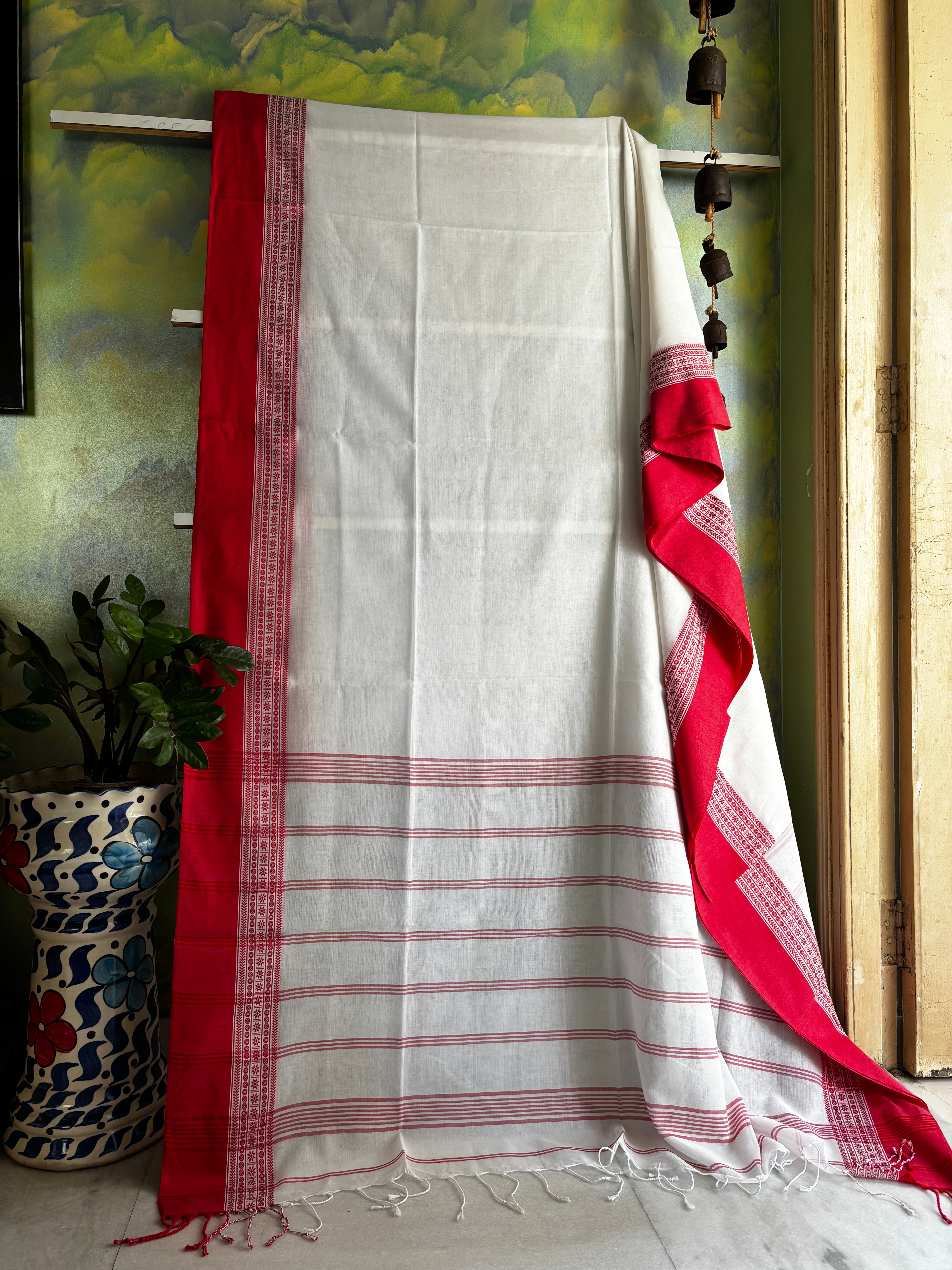 Handwoven White Red Phulia Cotton Saree