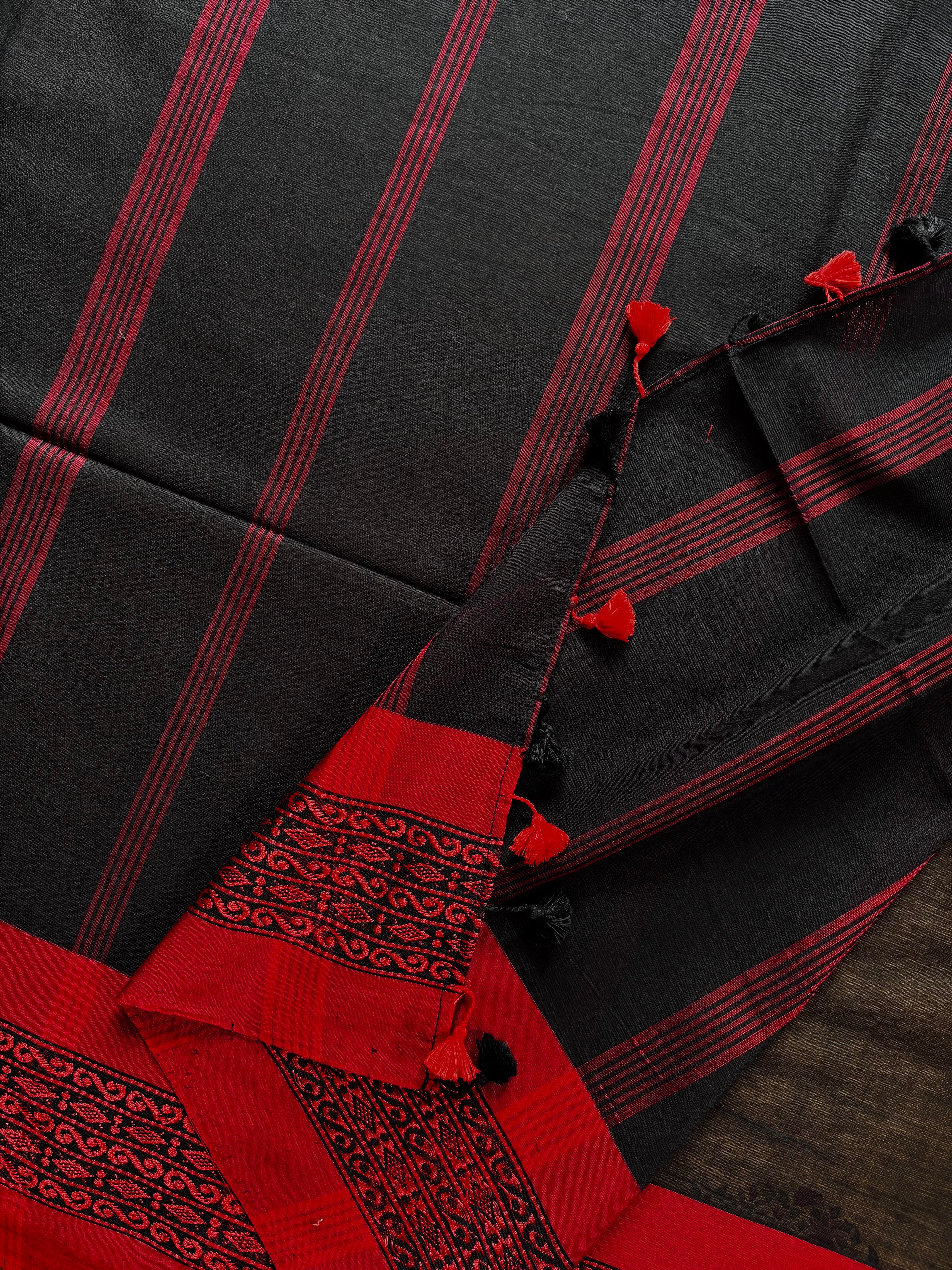 Handwoven Black Red Phulia Cotton Saree