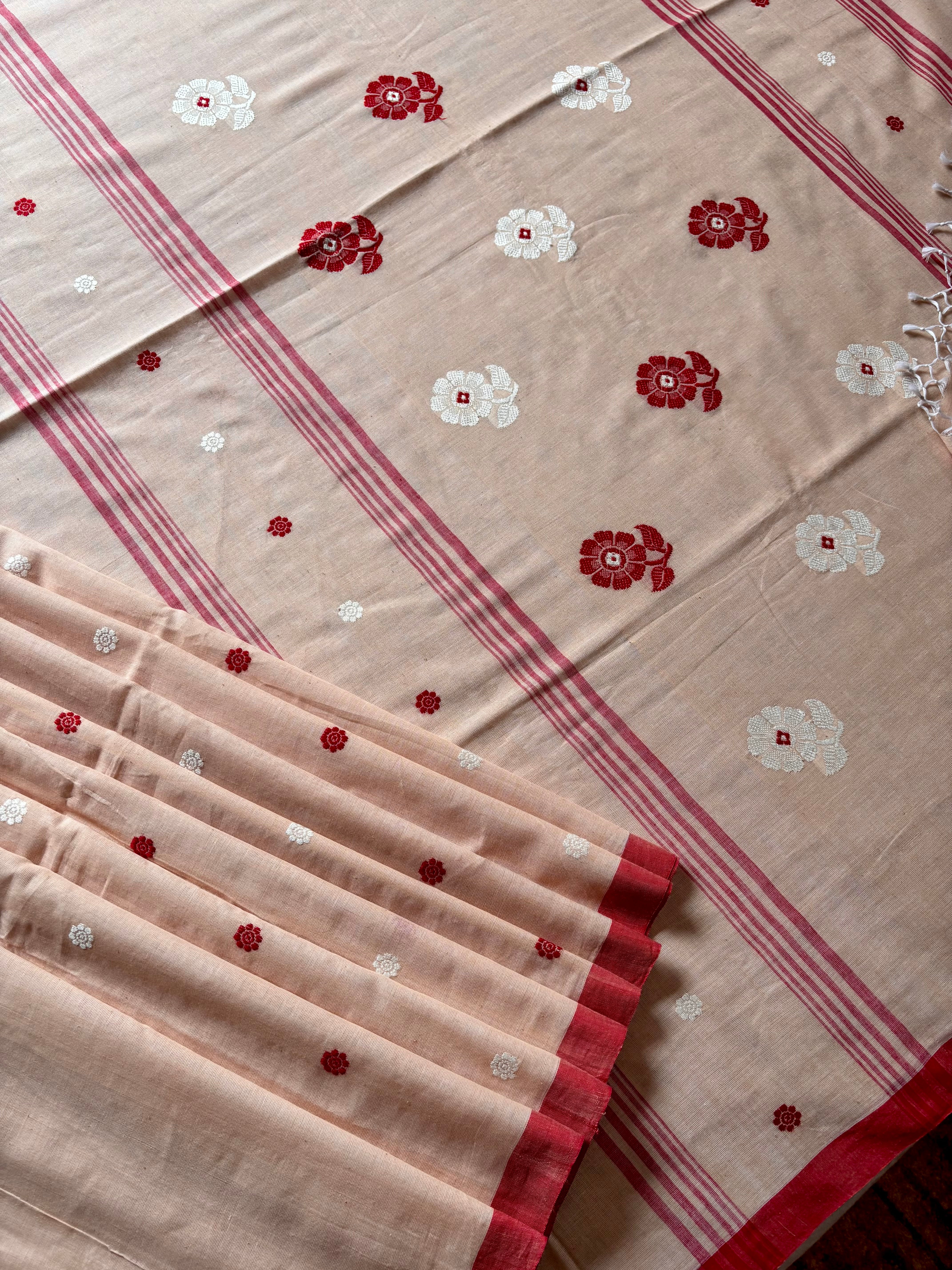 Handwoven Peachish Beige Colour Phulia Cotton Saree