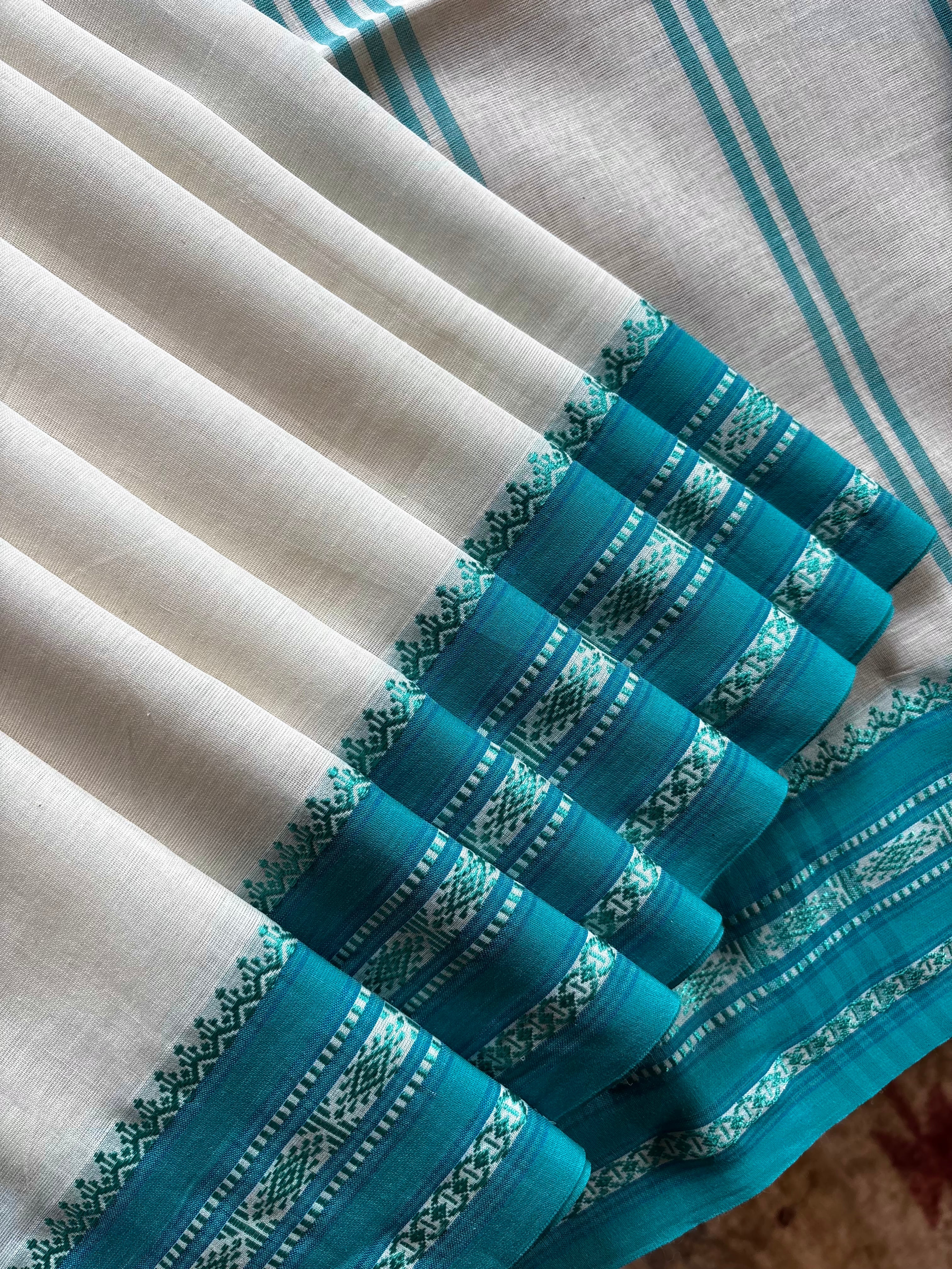 Handwoven White Colour Phulia Cotton Saree