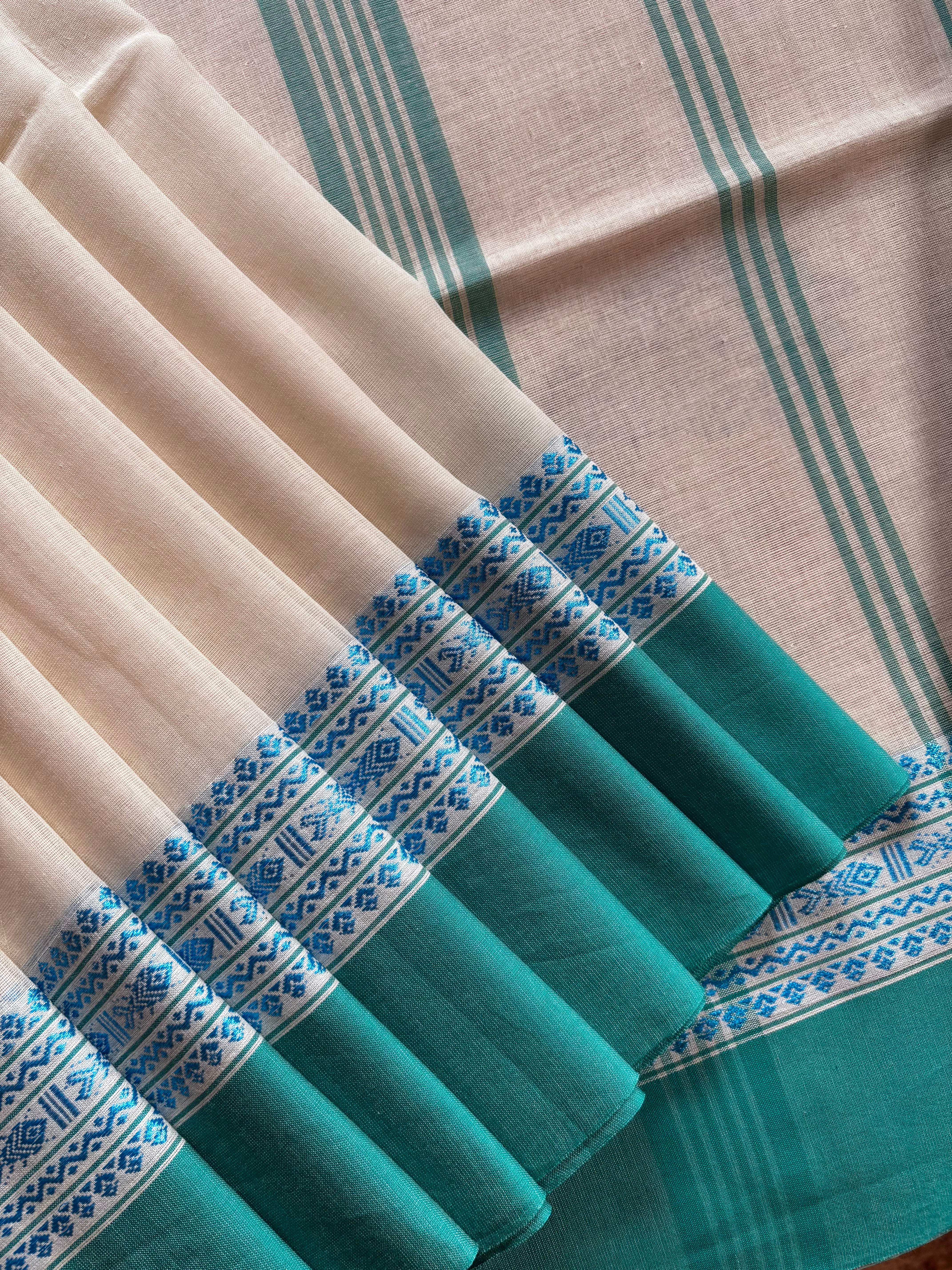 Handwoven Offwhite Phulia Cotton Saree