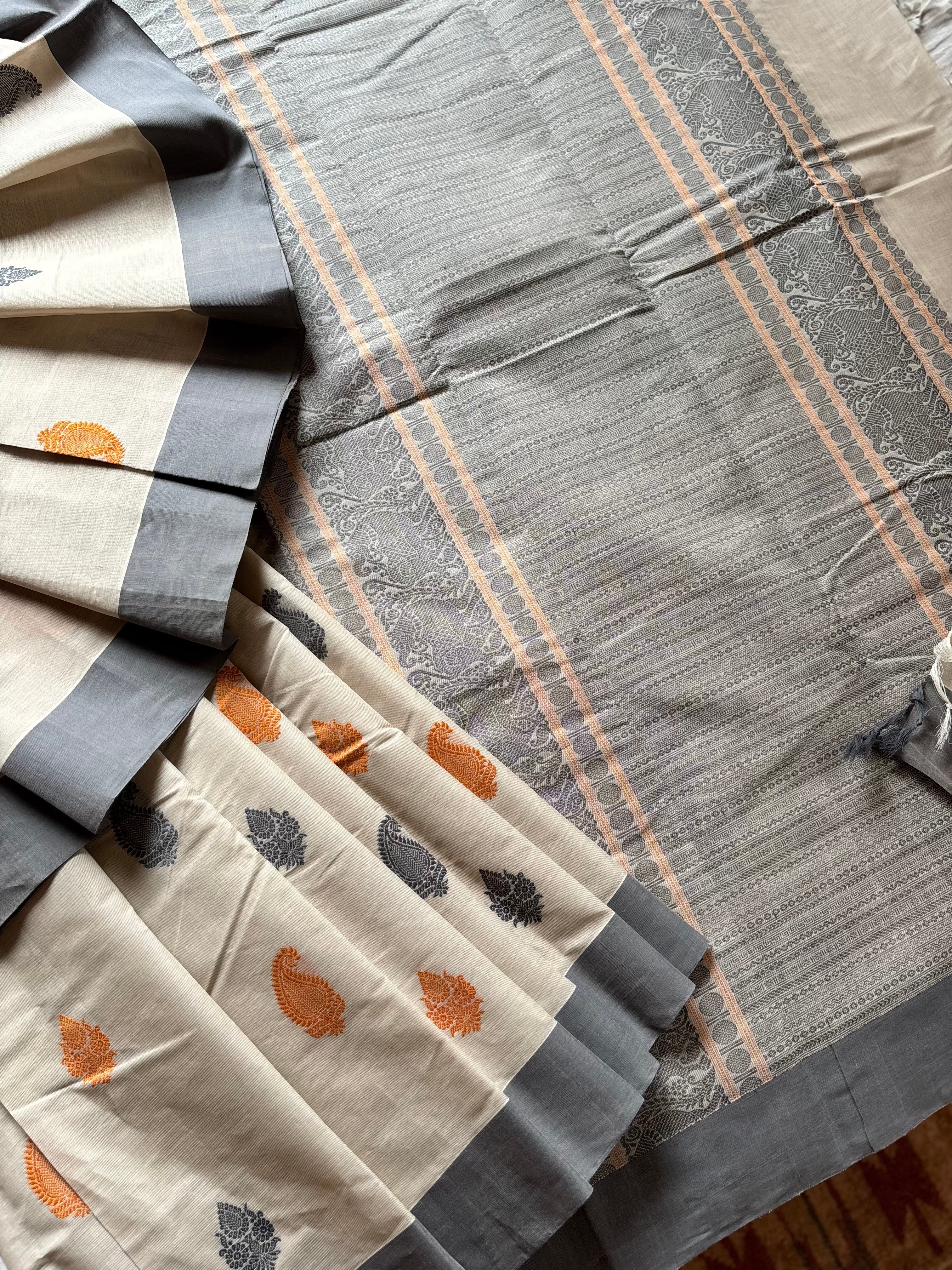 Handwoven Rich Off-White Kanchipuram Cotton Saree