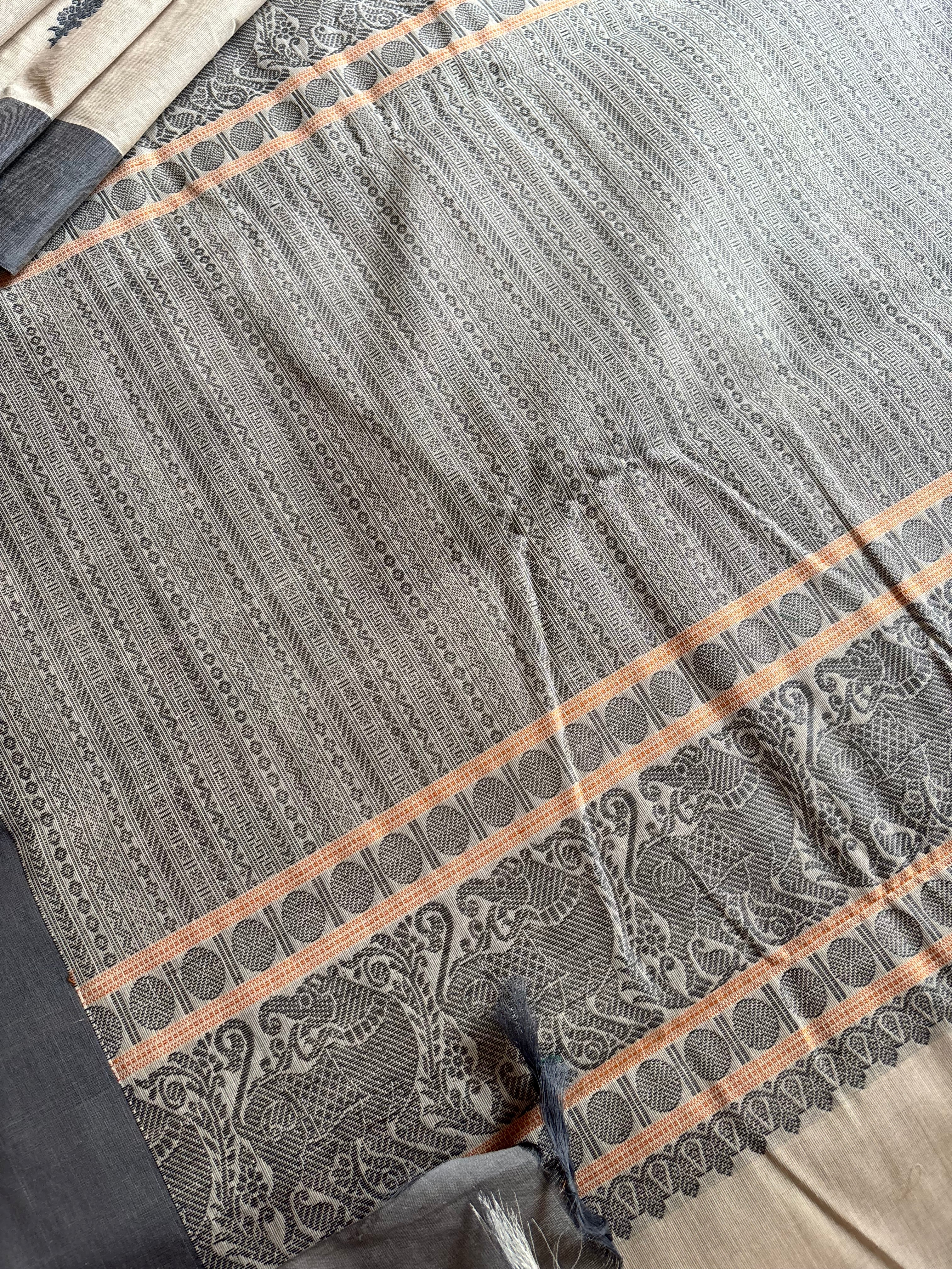 Handwoven Rich Off-White Kanchipuram Cotton Saree