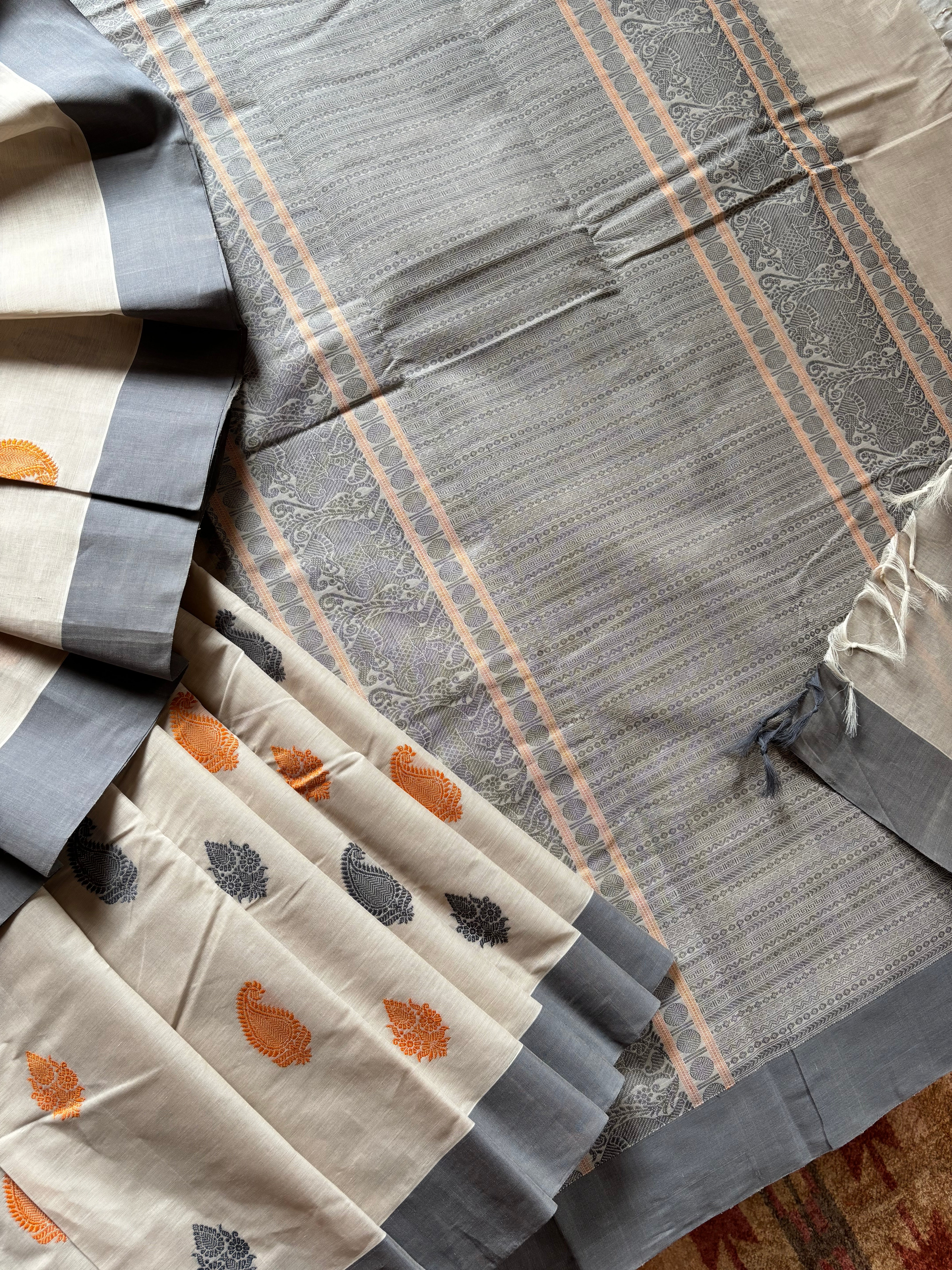 Handwoven Rich Off-White Kanchipuram Cotton Saree