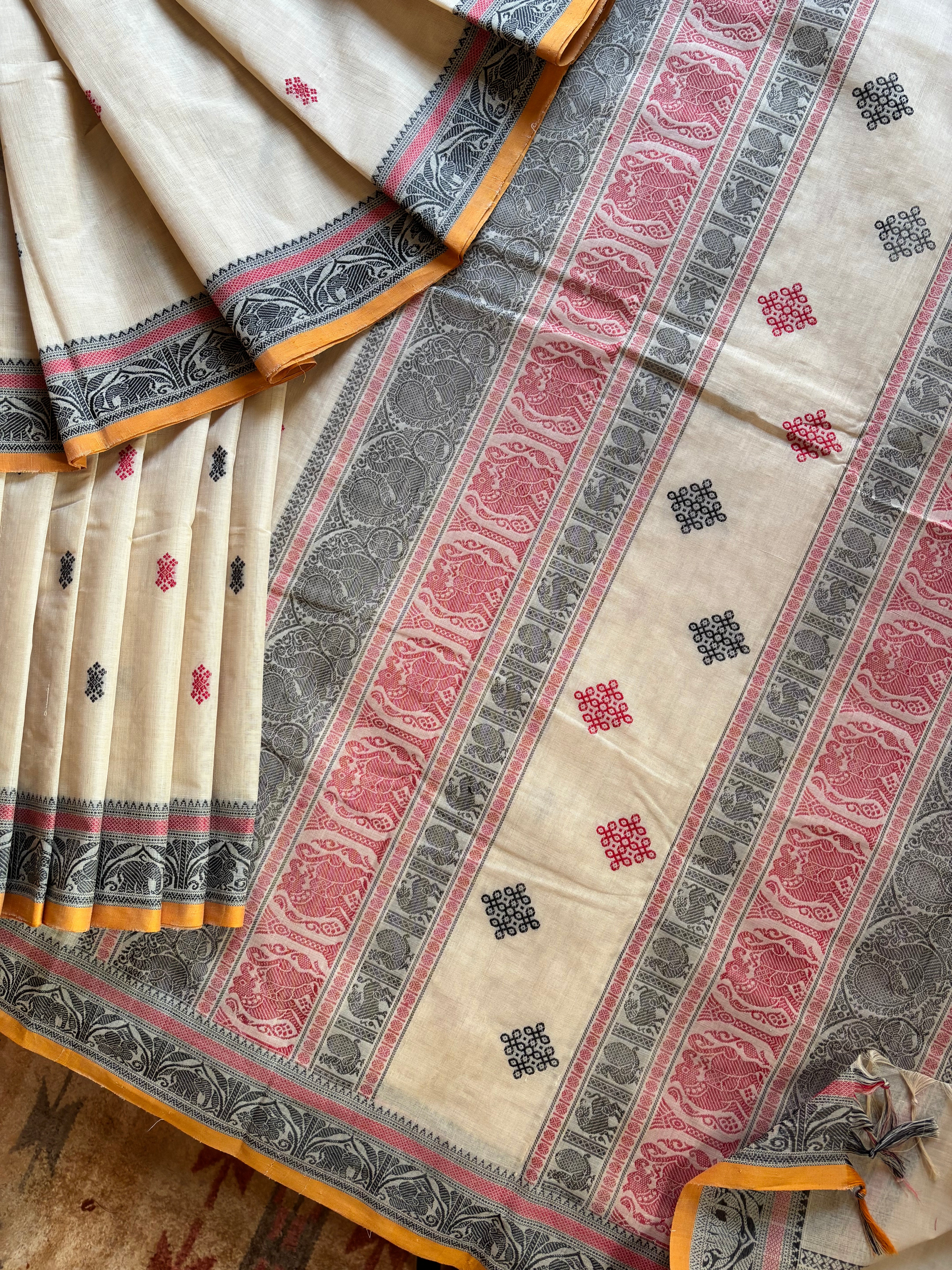Handwoven Rich Beige Colour Kanchipuram Cotton Saree