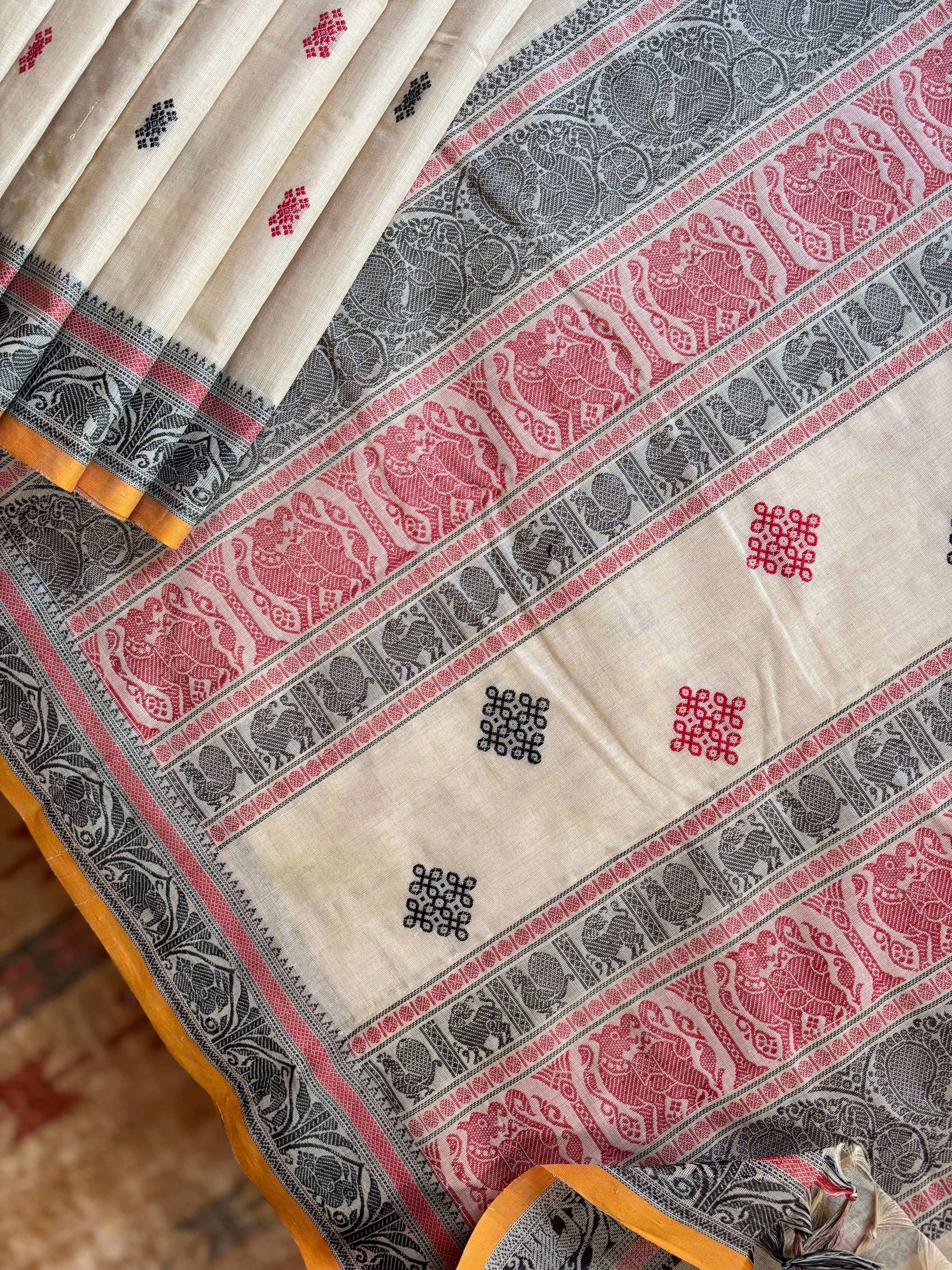 Handwoven Rich Beige Colour Kanchipuram Cotton Saree