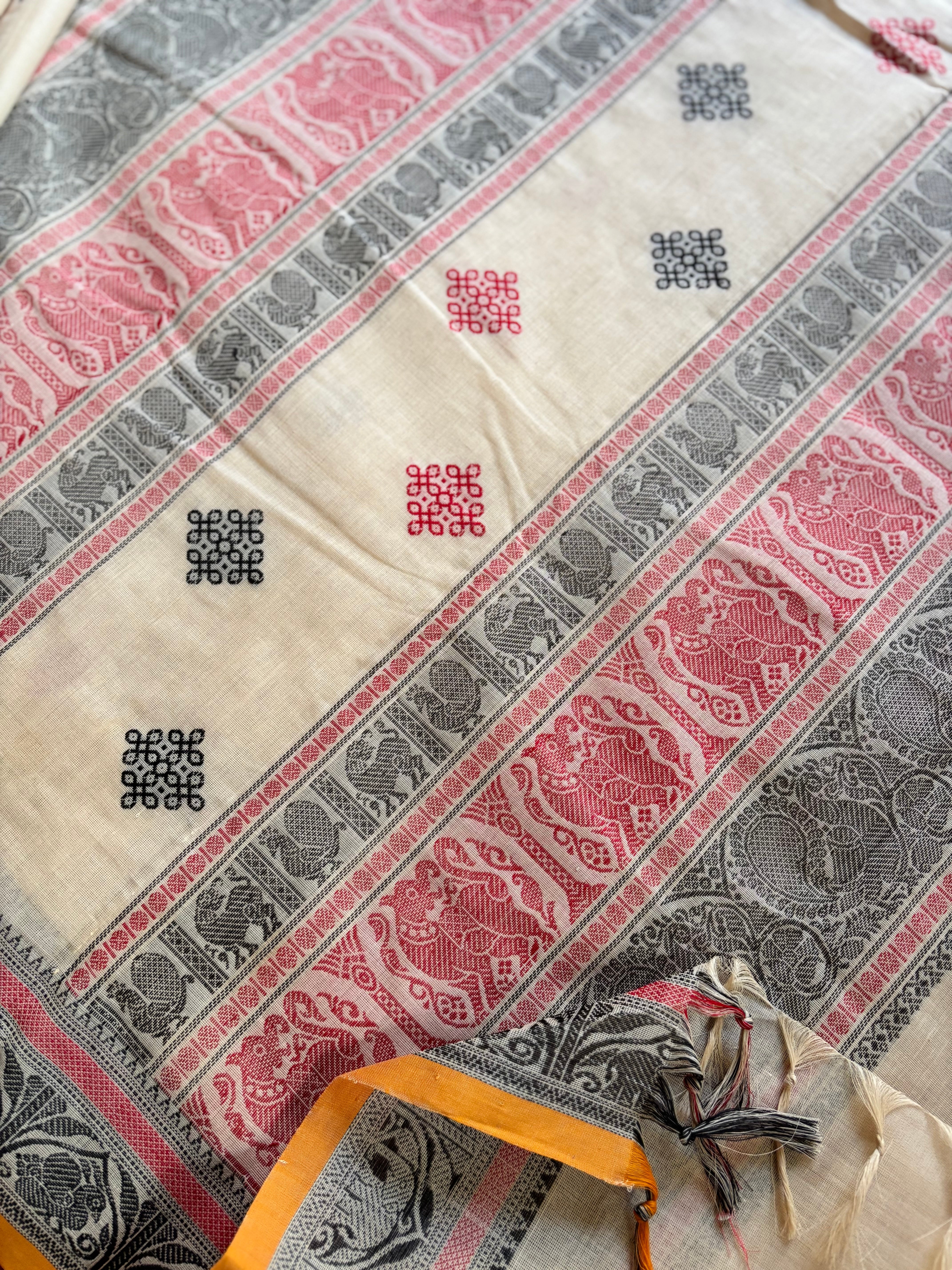 Handwoven Rich Beige Colour Kanchipuram Cotton Saree