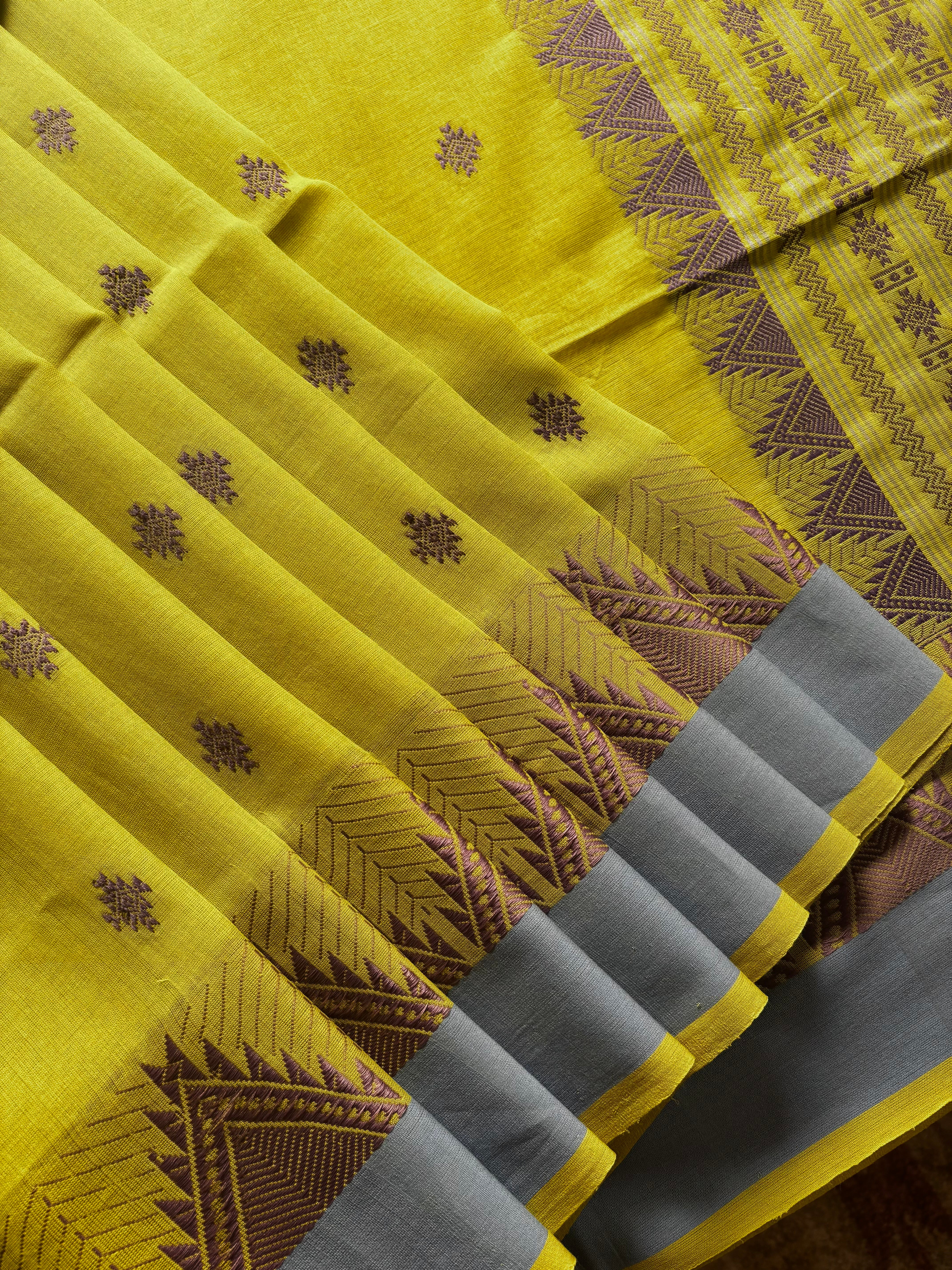 Handwoven Lime Green Colour Phulia Cotton Saree