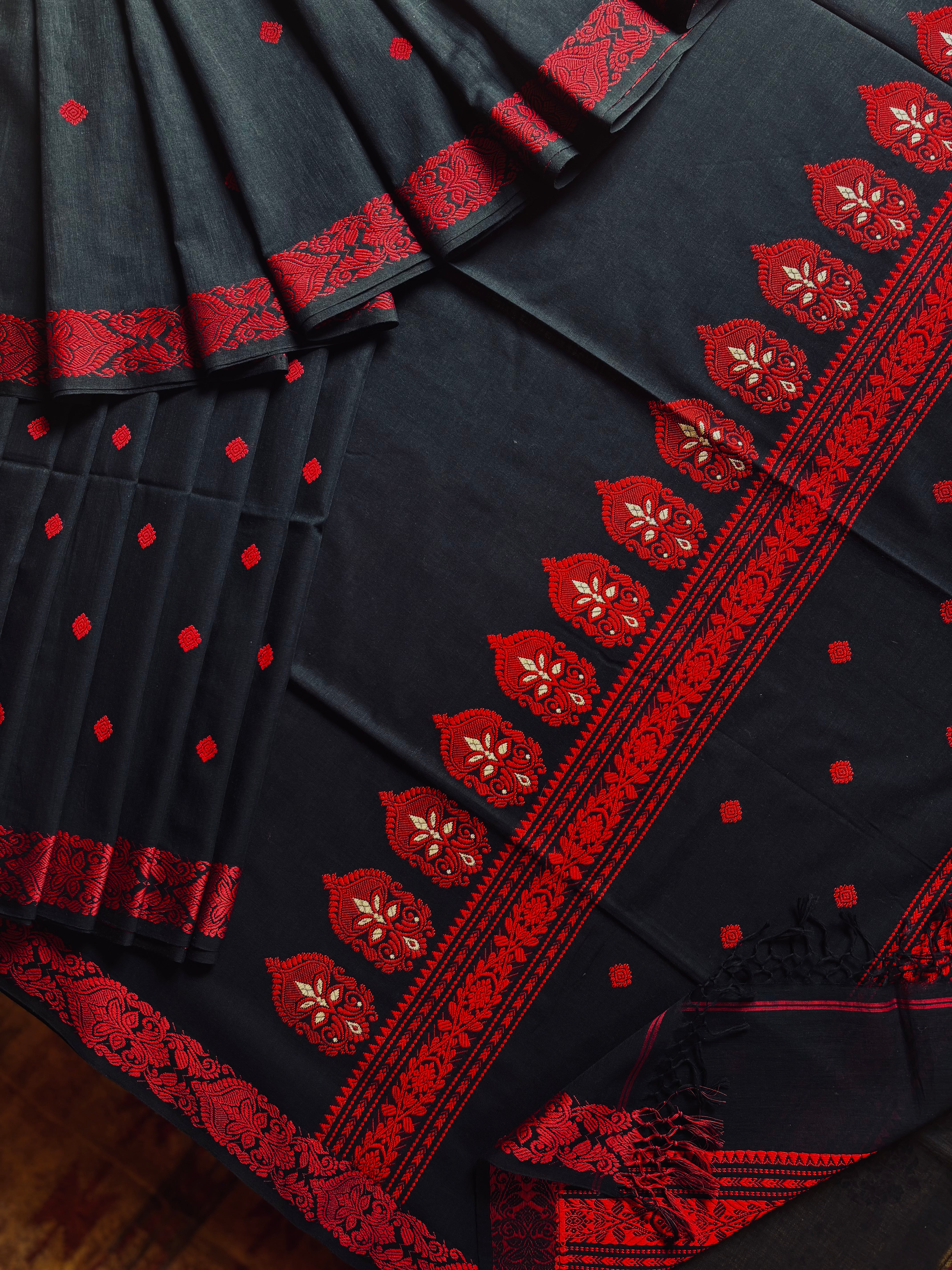 Handwoven Black Red Phulia Cotton Saree