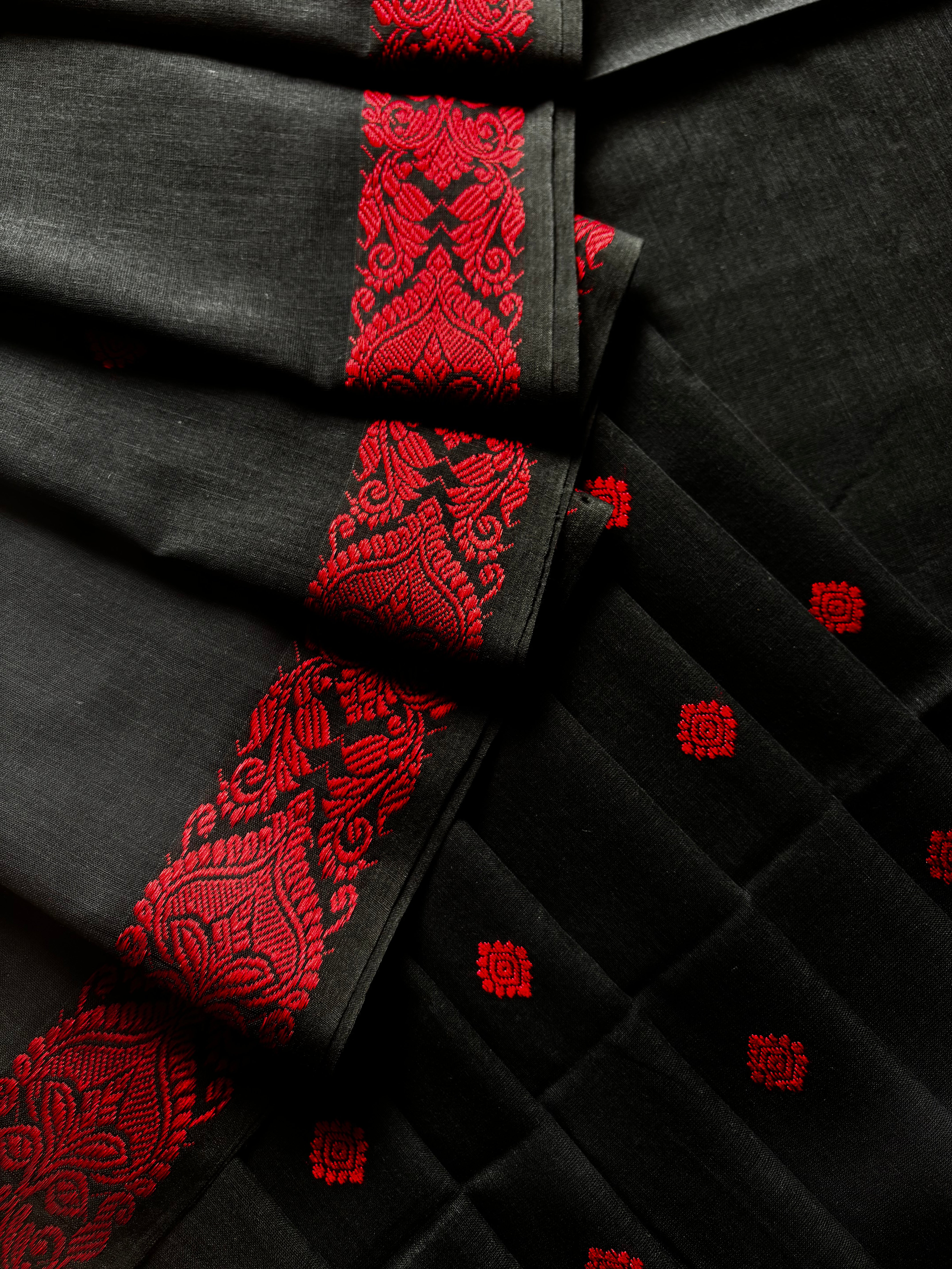 Handwoven Black Red Phulia Cotton Saree