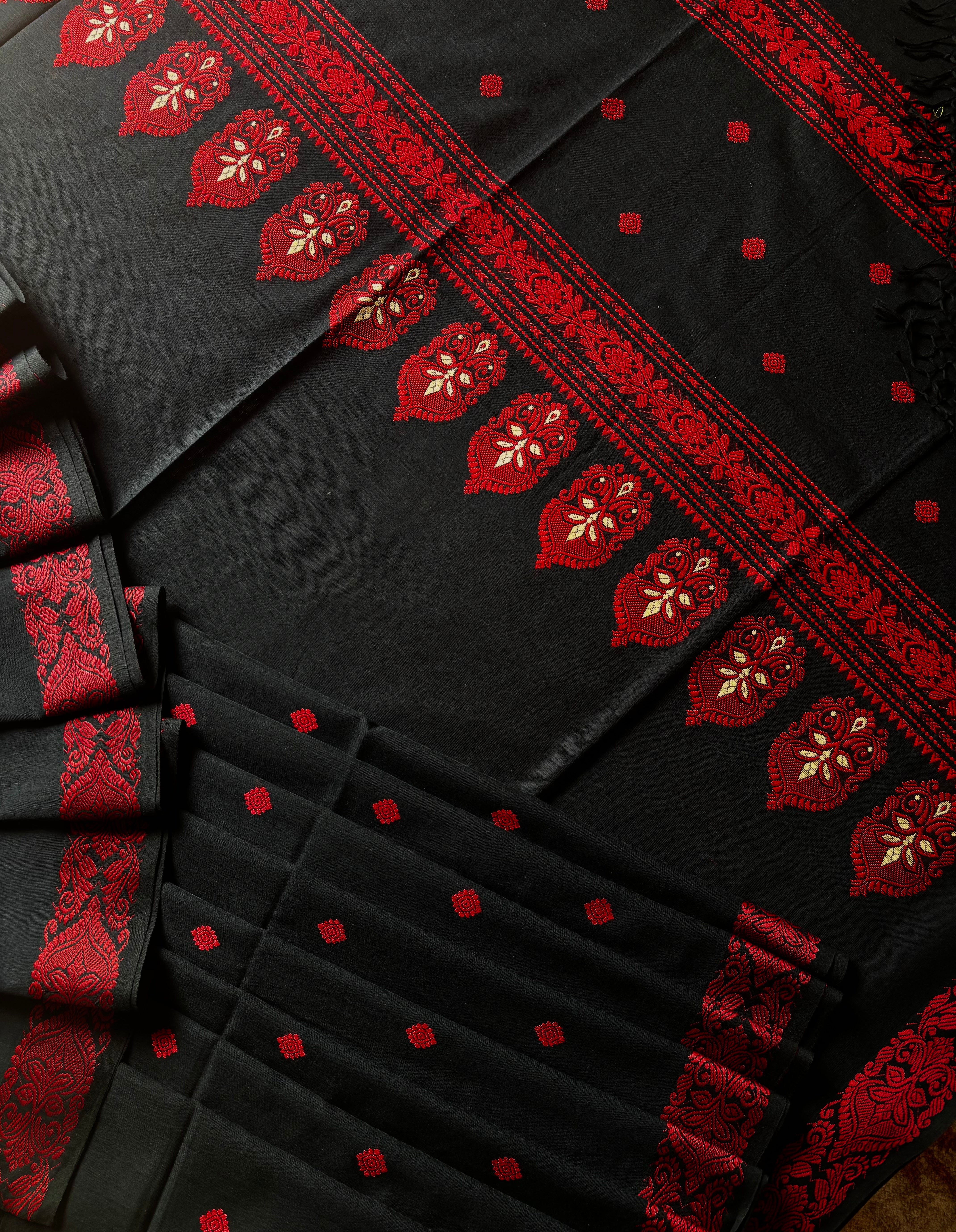 Handwoven Black Red Phulia Cotton Saree