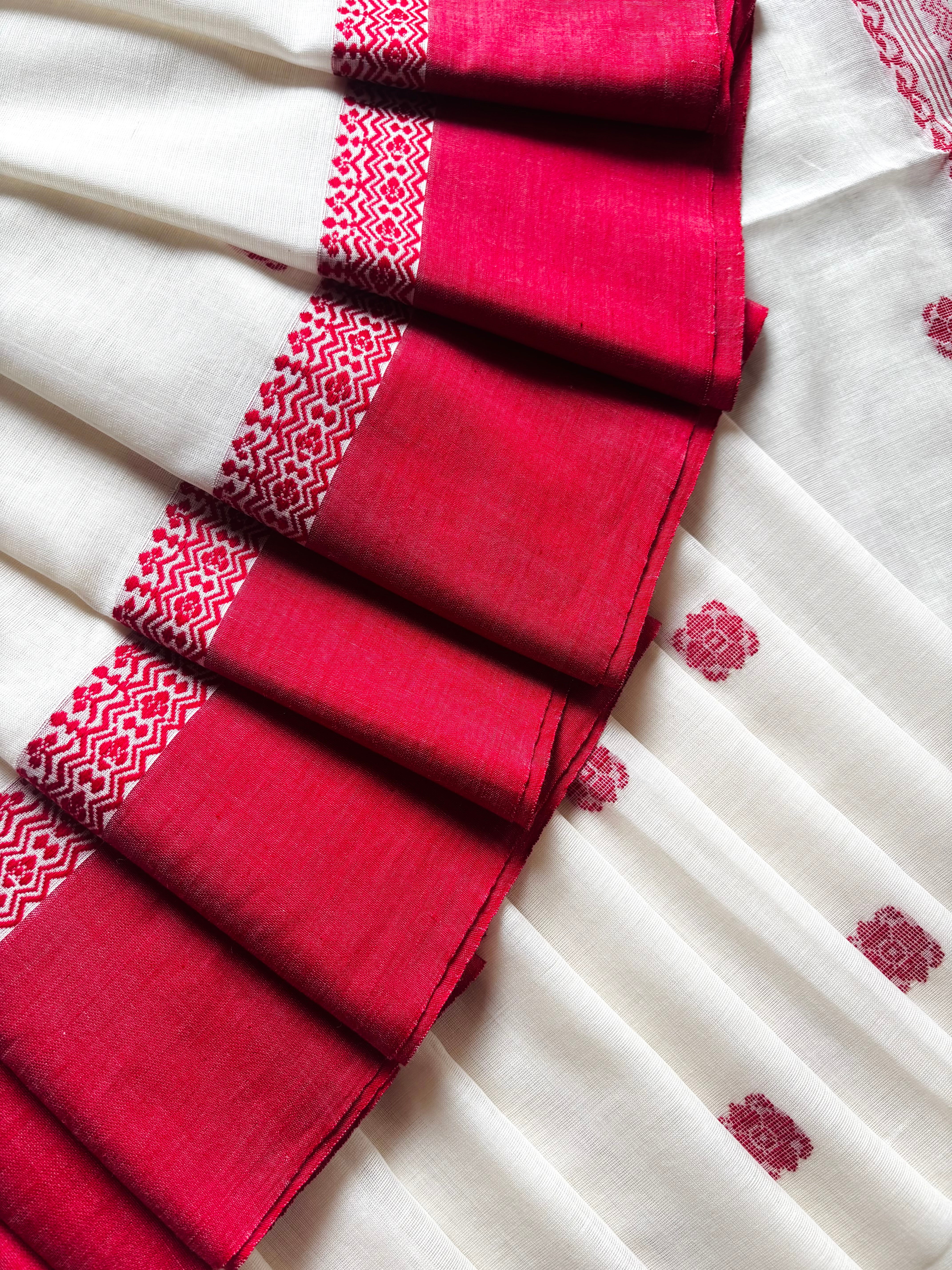 Handwoven Ivory Red Colour Cotton Jamdani Saree