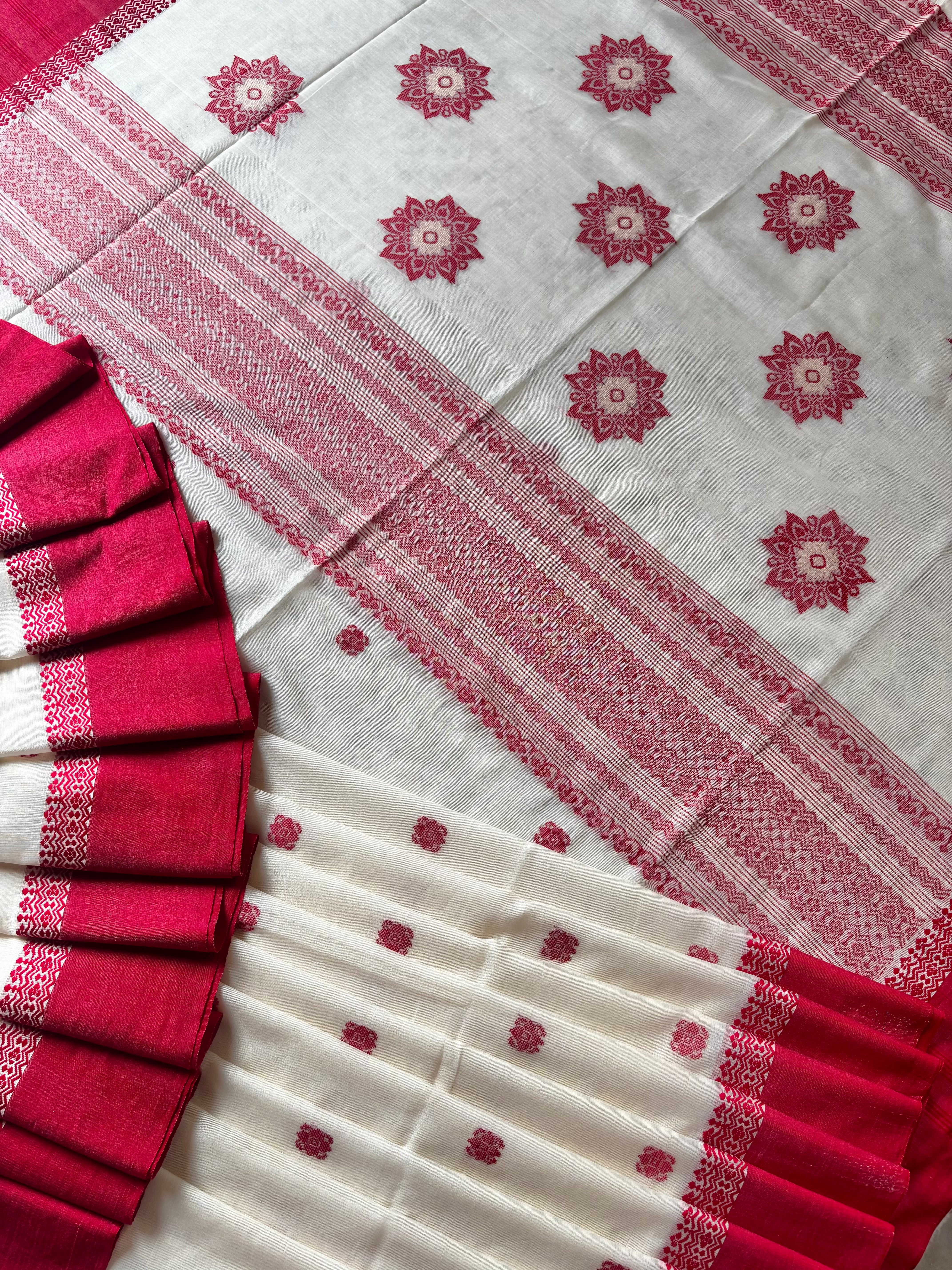 Handwoven Ivory Red Colour Cotton Jamdani Saree