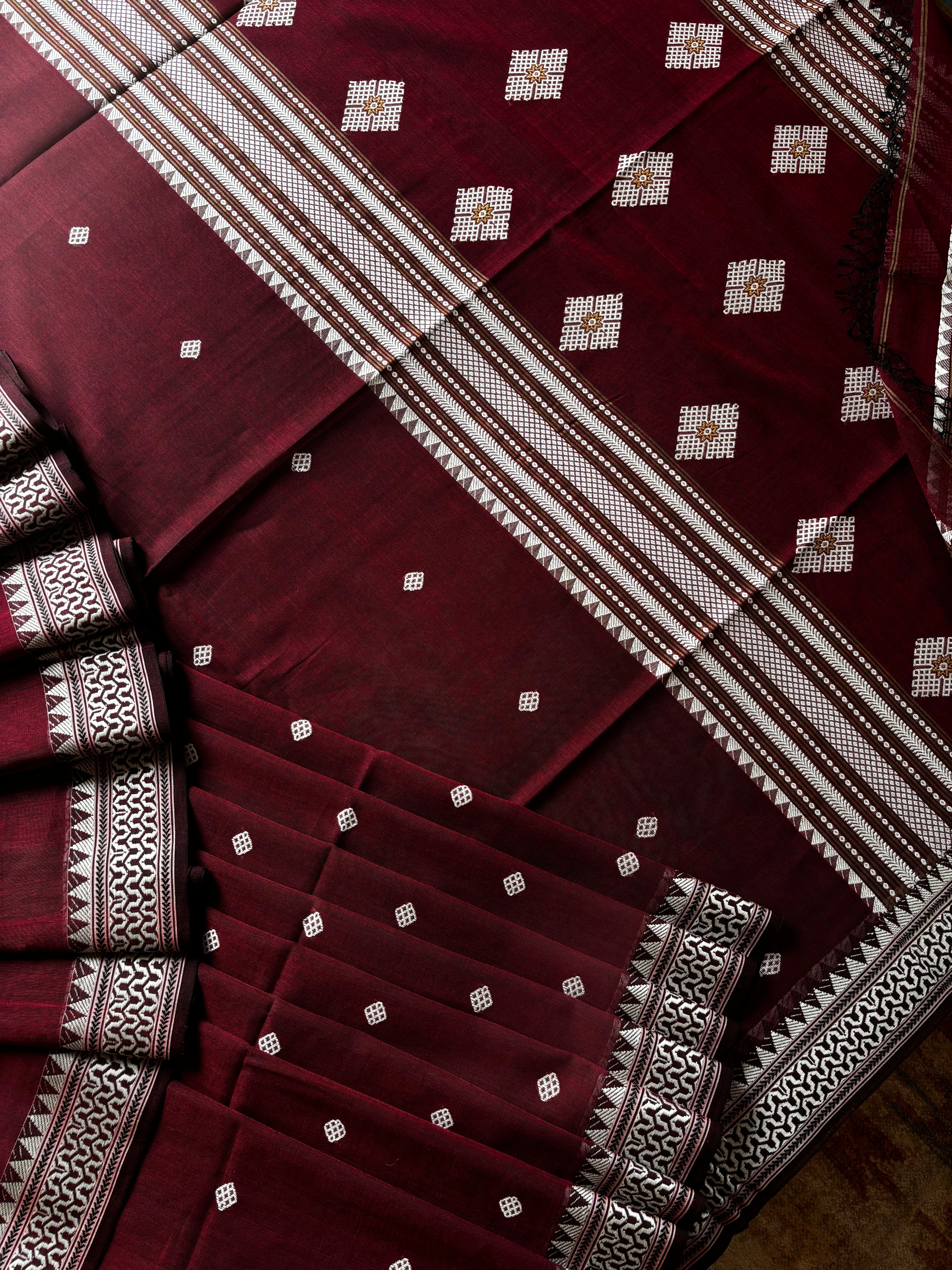 Handwoven Maroonish Wine Colour Phulia Cotton Saree