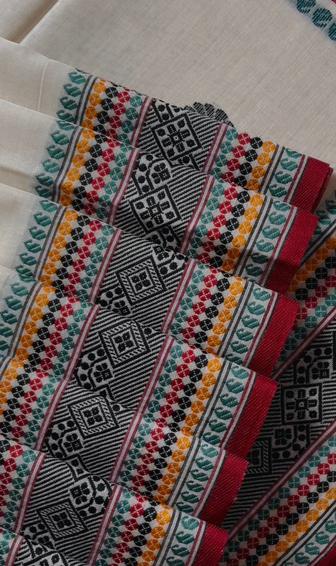 Handwoven Cream White Phulia Cotton Saree