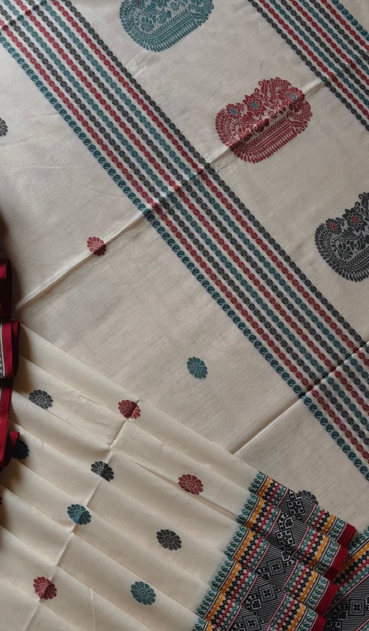 Handwoven Cream White Phulia Cotton Saree