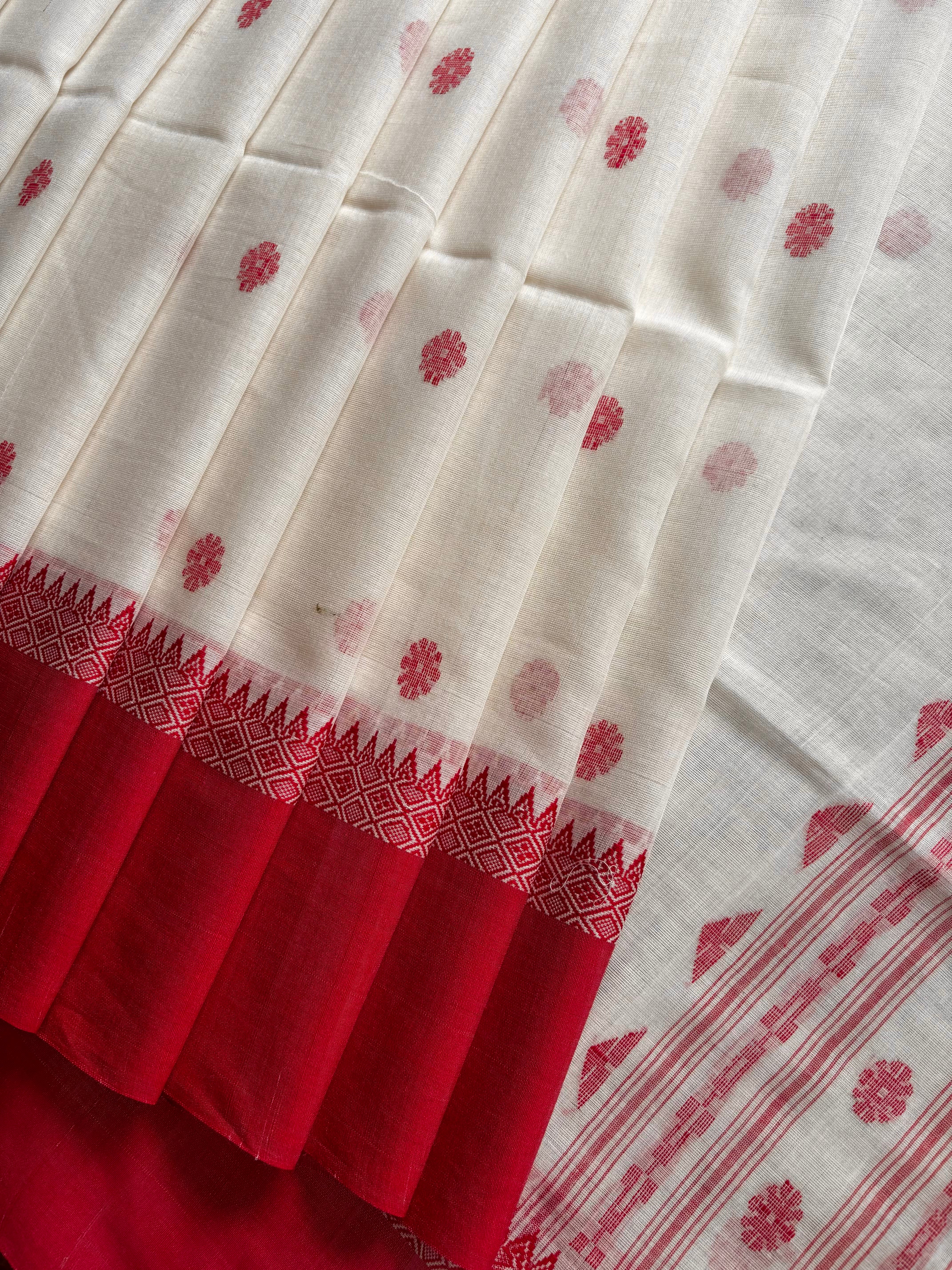 Handwoven Ivory Red Cotton Jamdani Saree