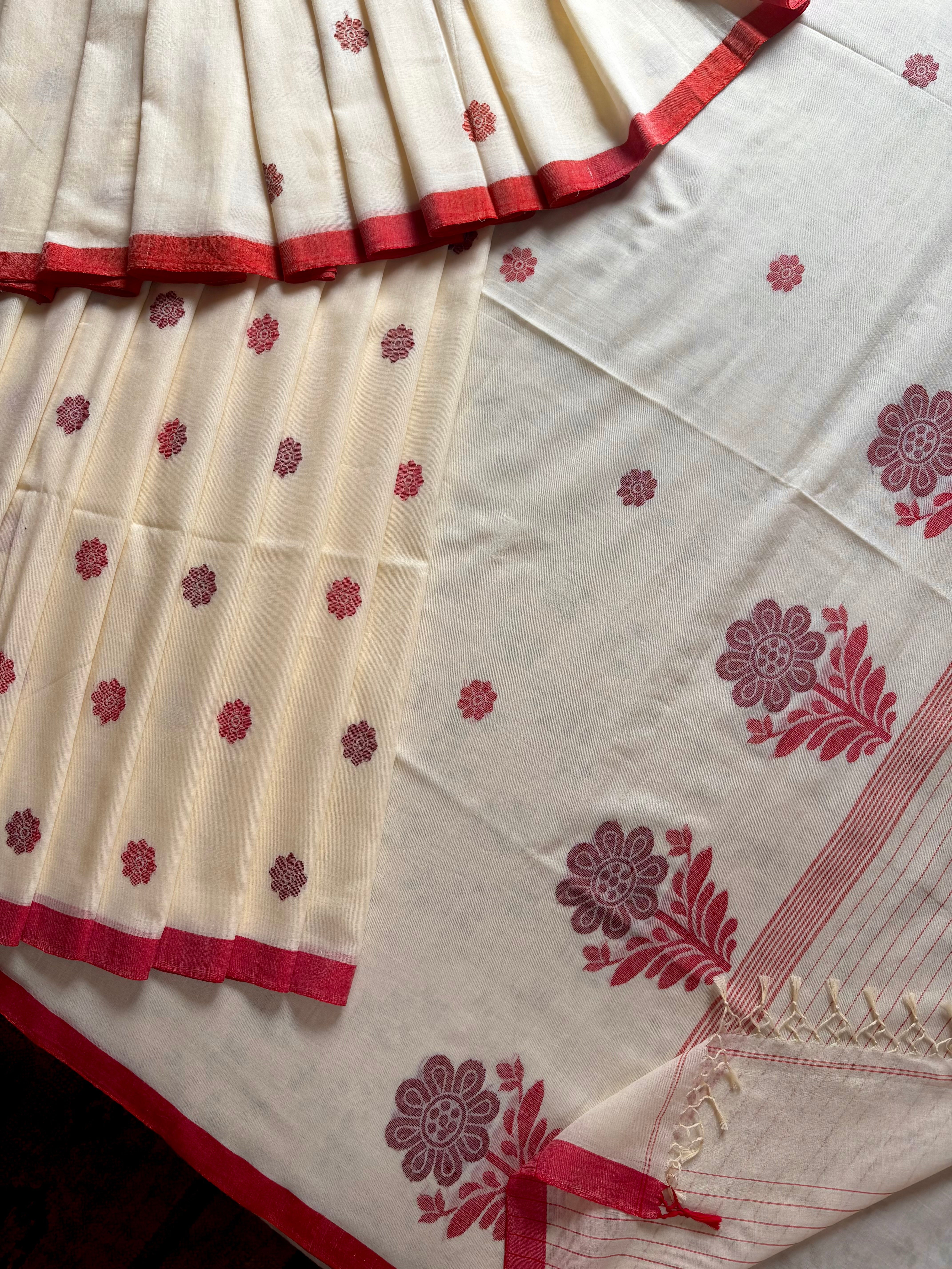 Handwoven Cream Red Maroon Colour Cotton Jamdani Saree