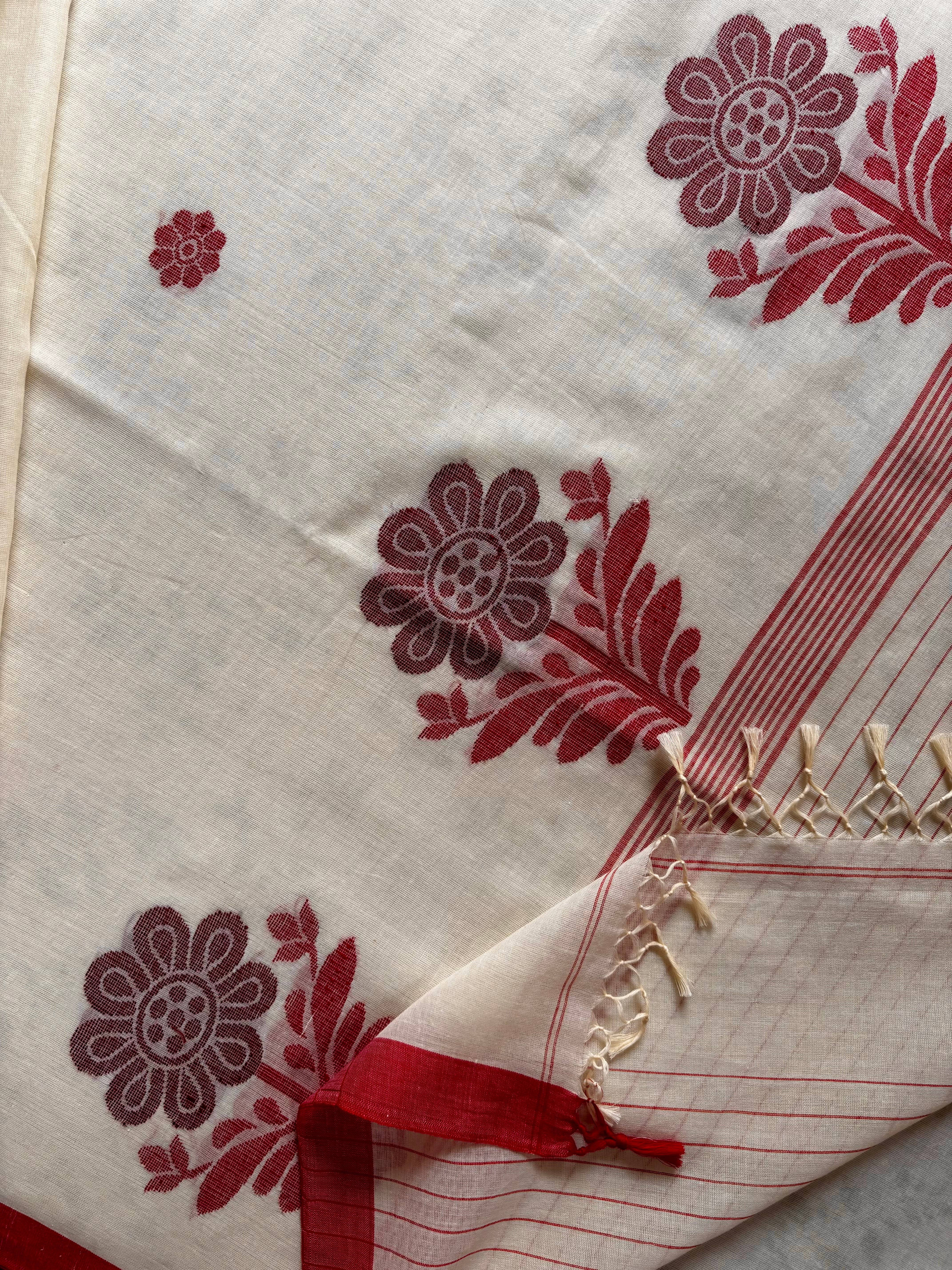 Handwoven Cream Red Maroon Colour Cotton Jamdani Saree