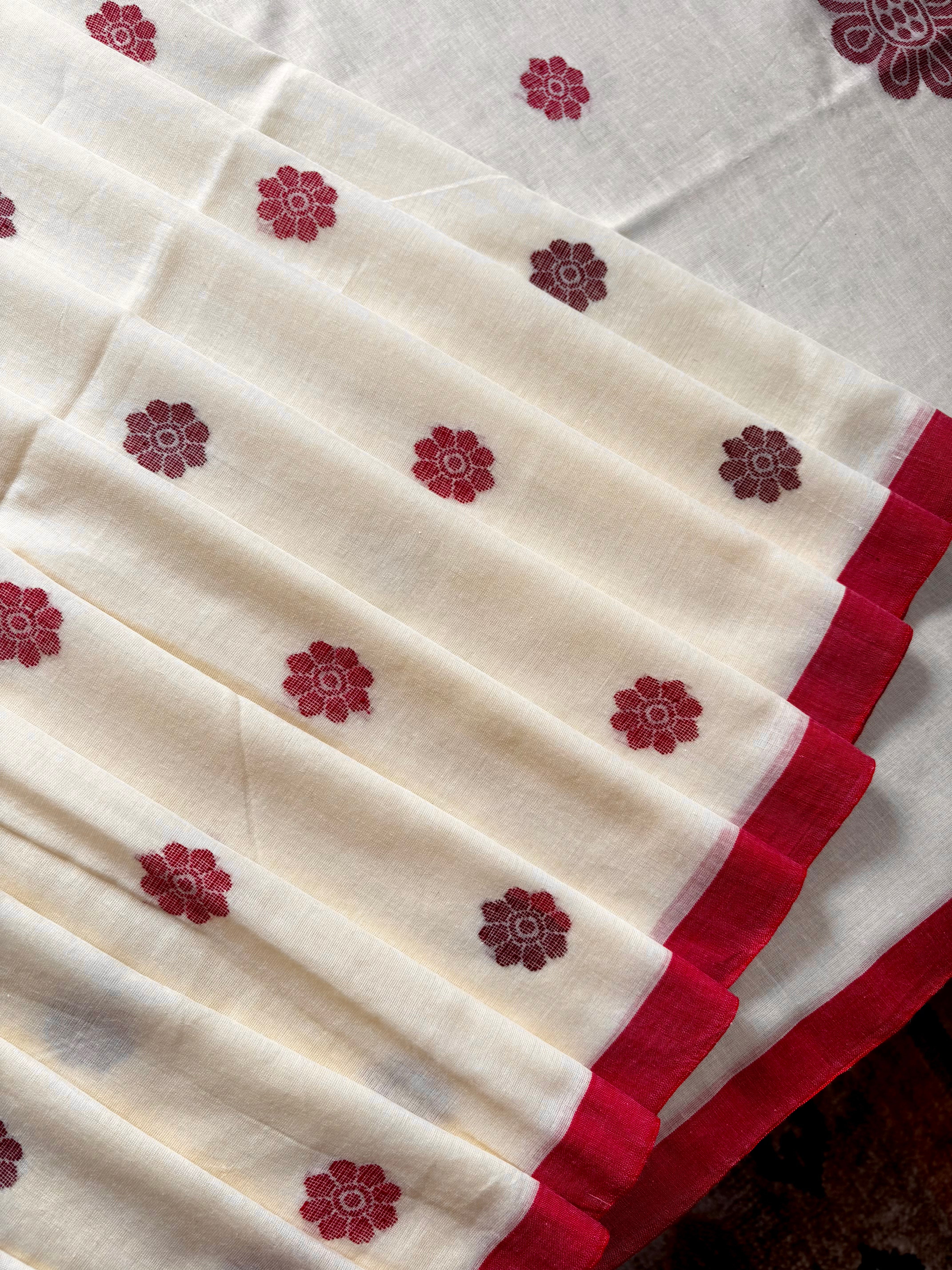 Handwoven Cream Red Maroon Colour Cotton Jamdani Saree