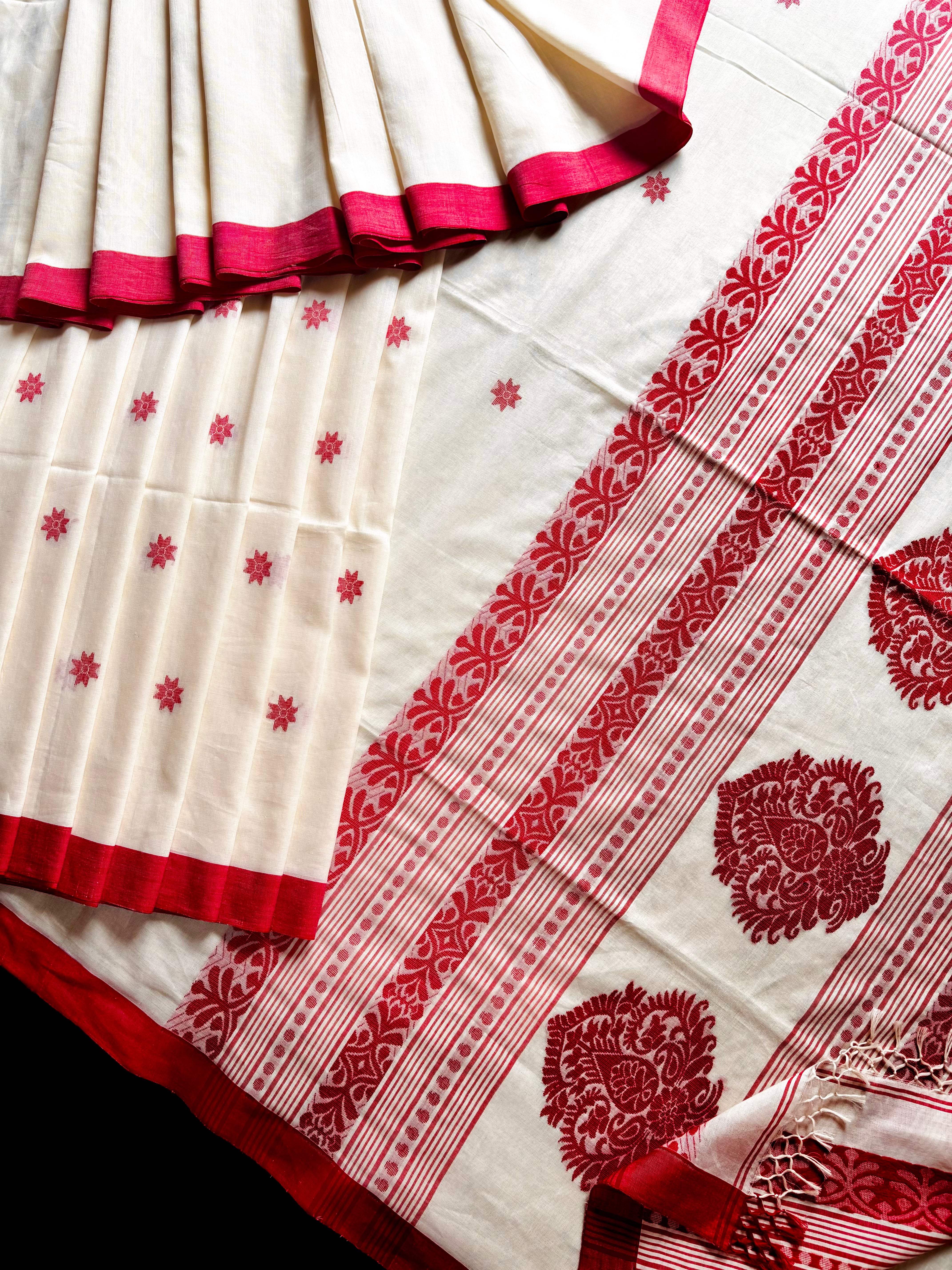 Handwoven Cream Colour Cotton Jamdani Saree