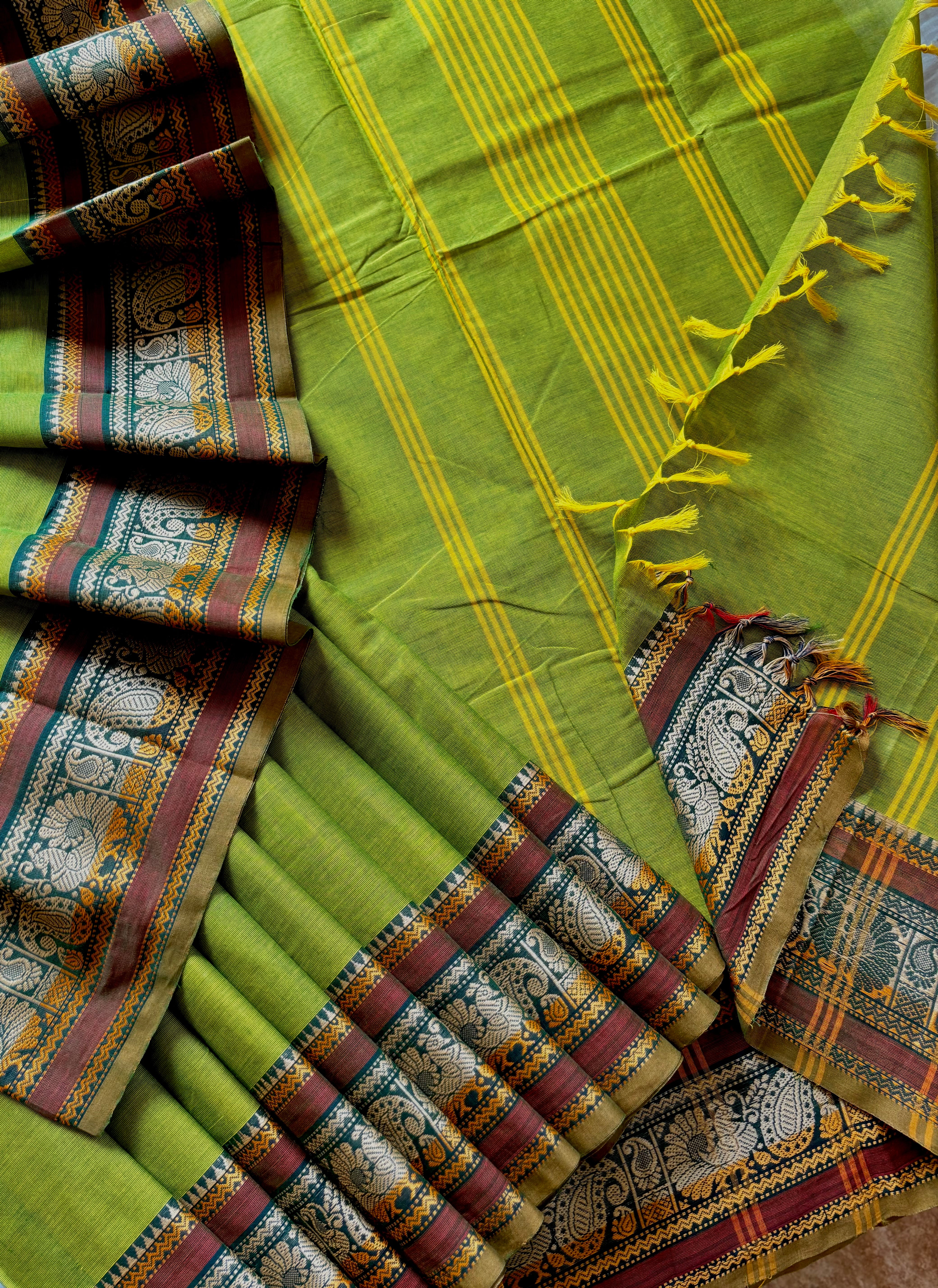 Pure Cotton  Parrot Green Without Zari Kanchipuram Saree
