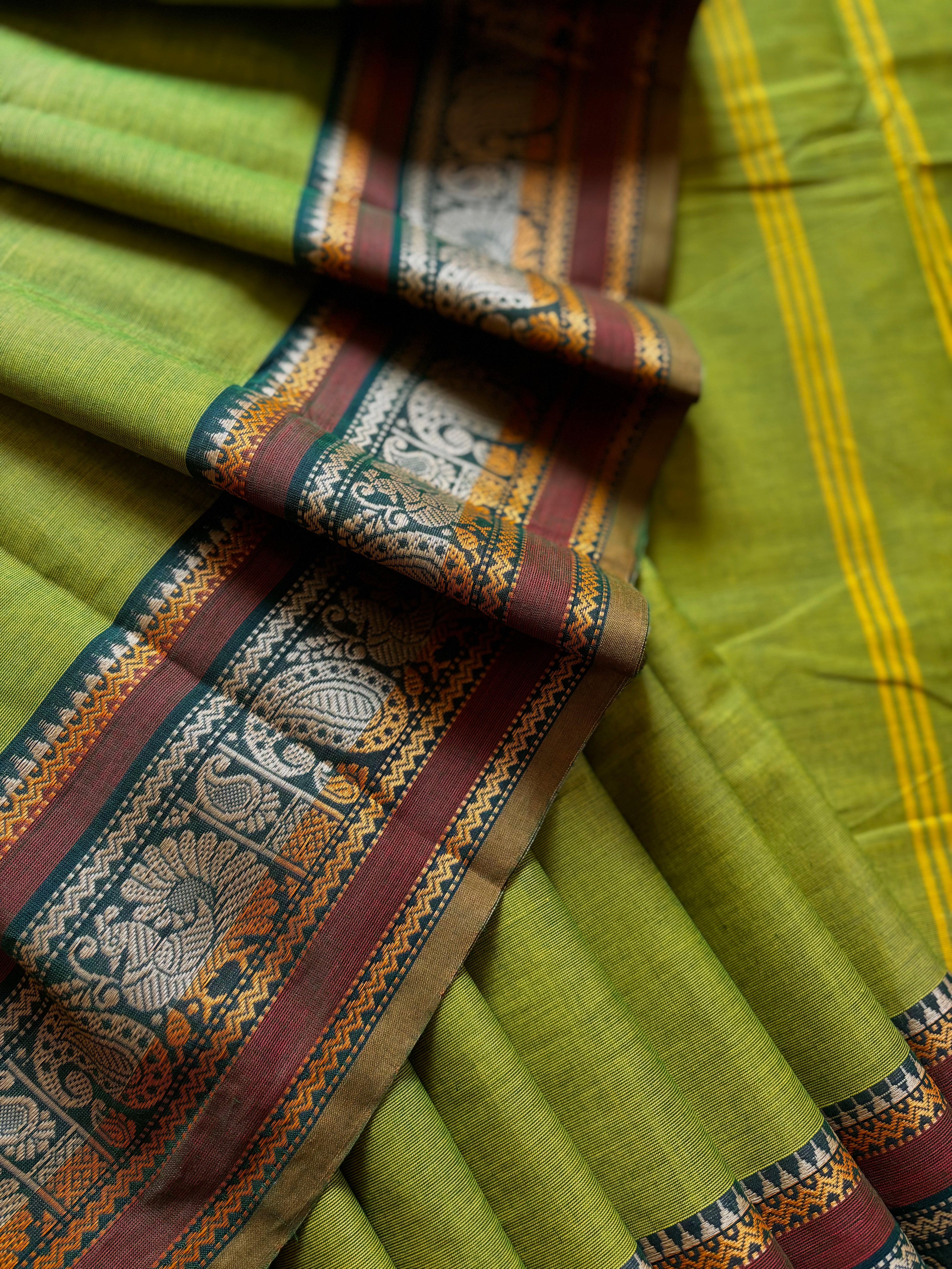 Pure Cotton  Parrot Green Without Zari Kanchipuram Saree