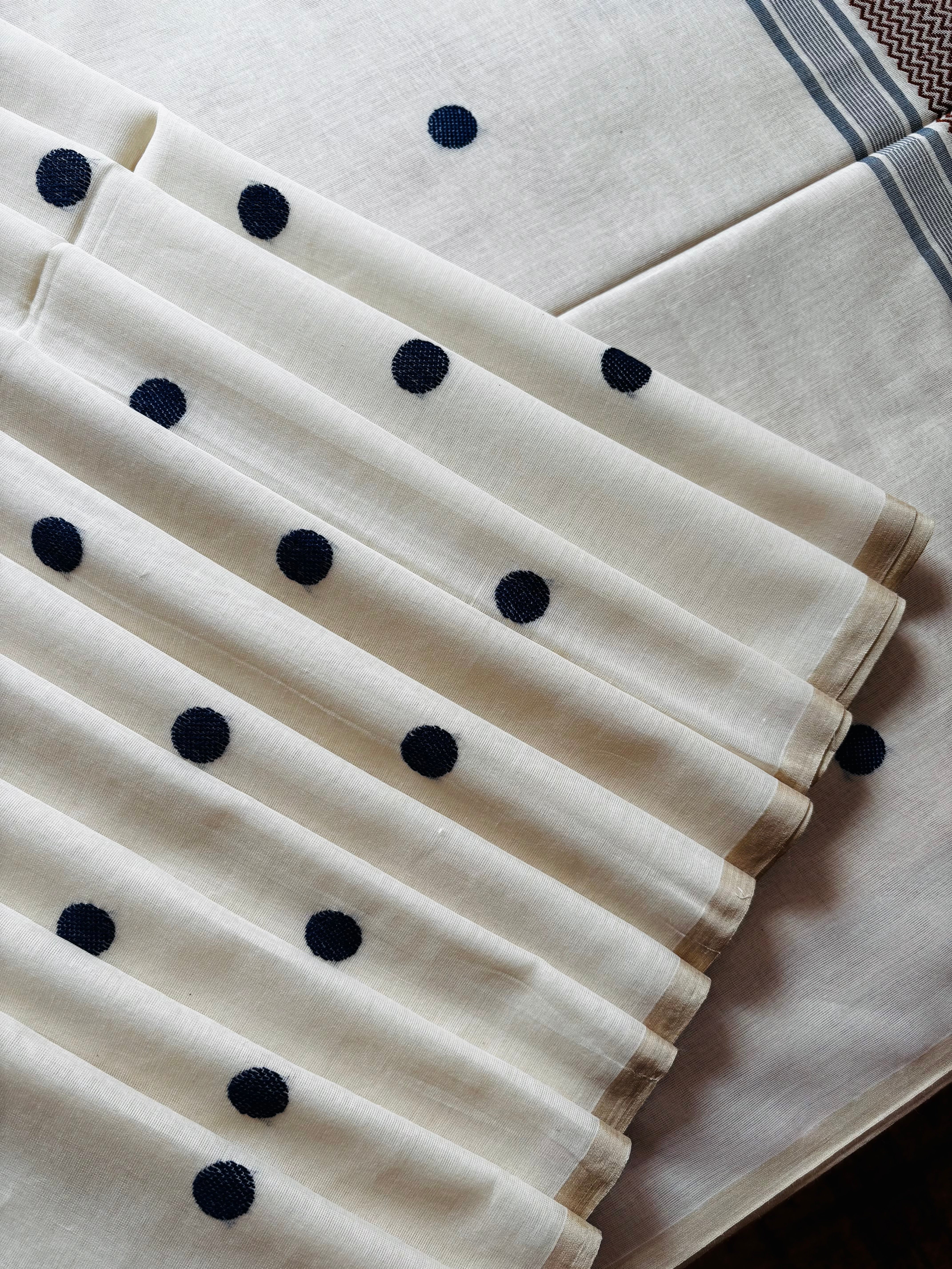 Handwoven Pearl White Phulia Cotton Saree