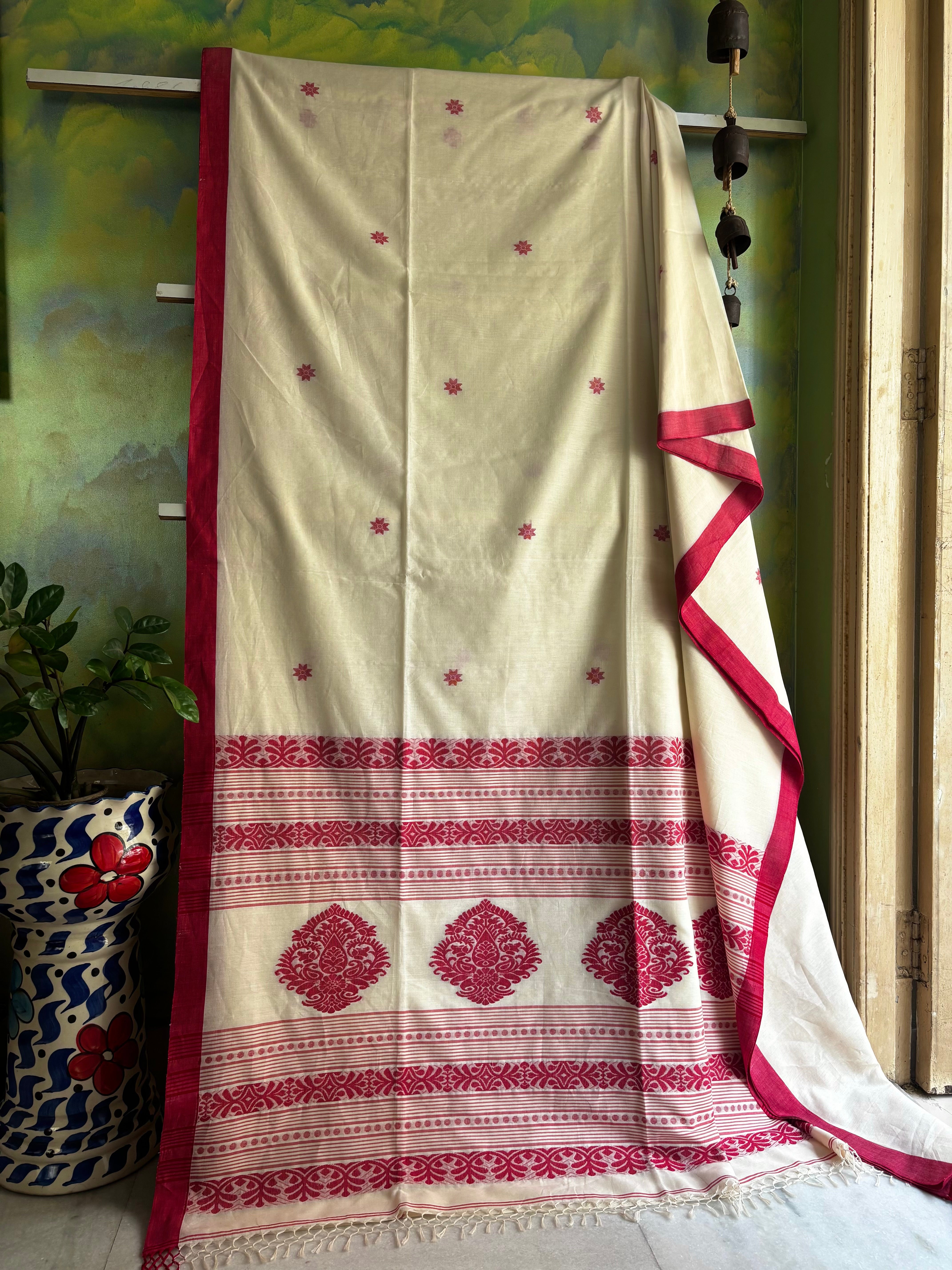 Handwoven Cream Colour Cotton Jamdani Saree