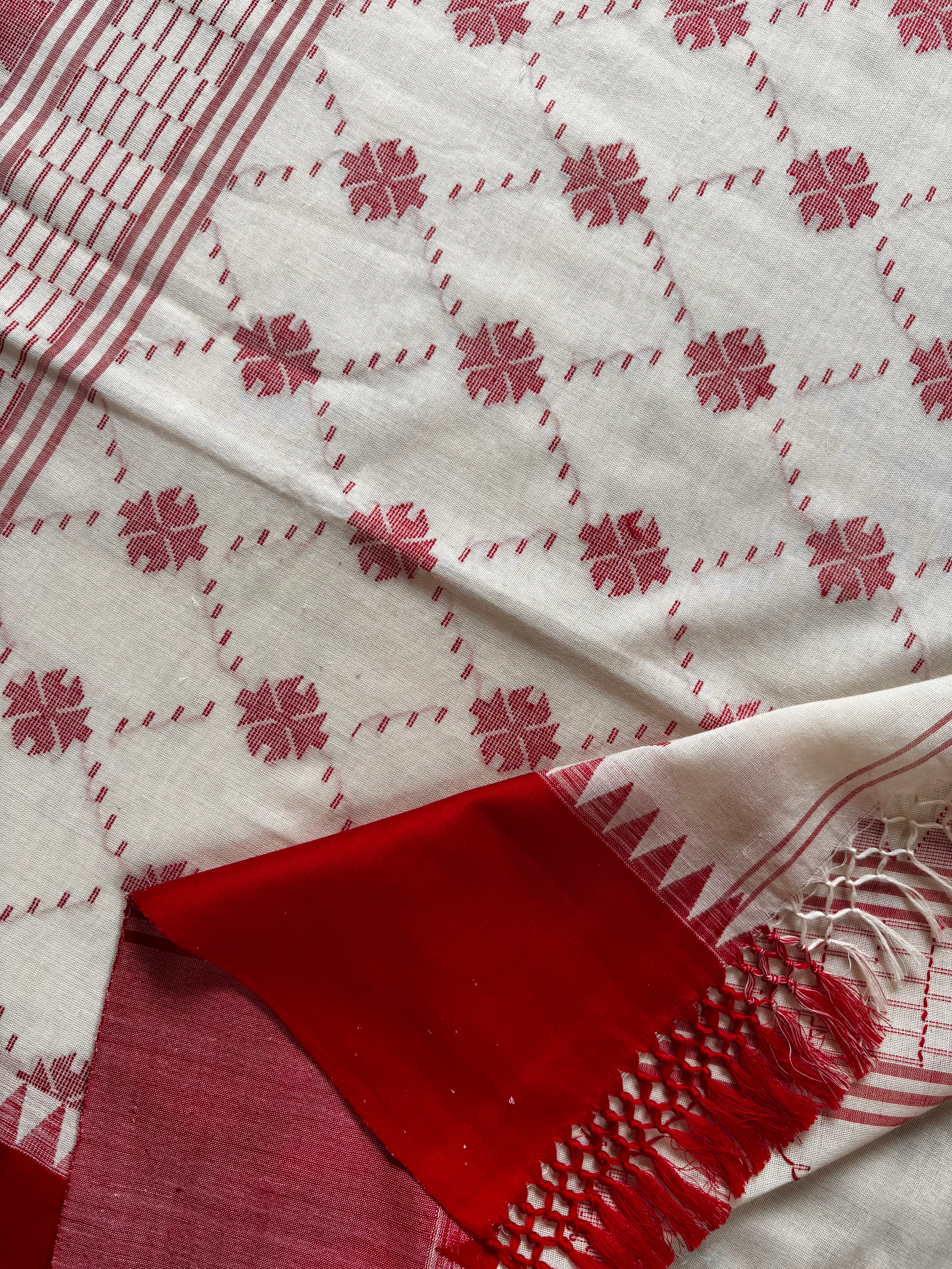 Handwoven Cream Red Cotton Jamdani Saree