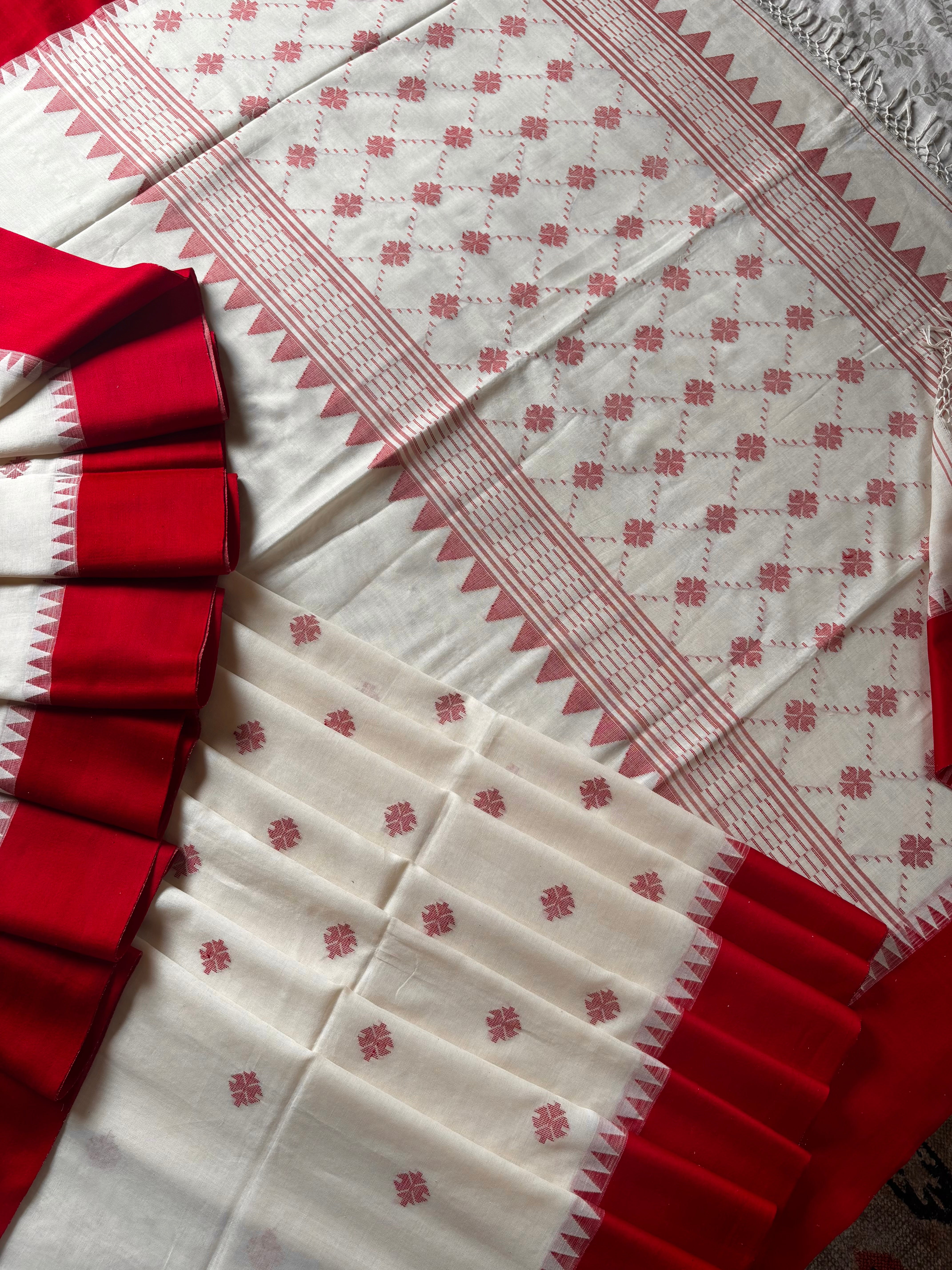 Handwoven Cream Red Cotton Jamdani Saree