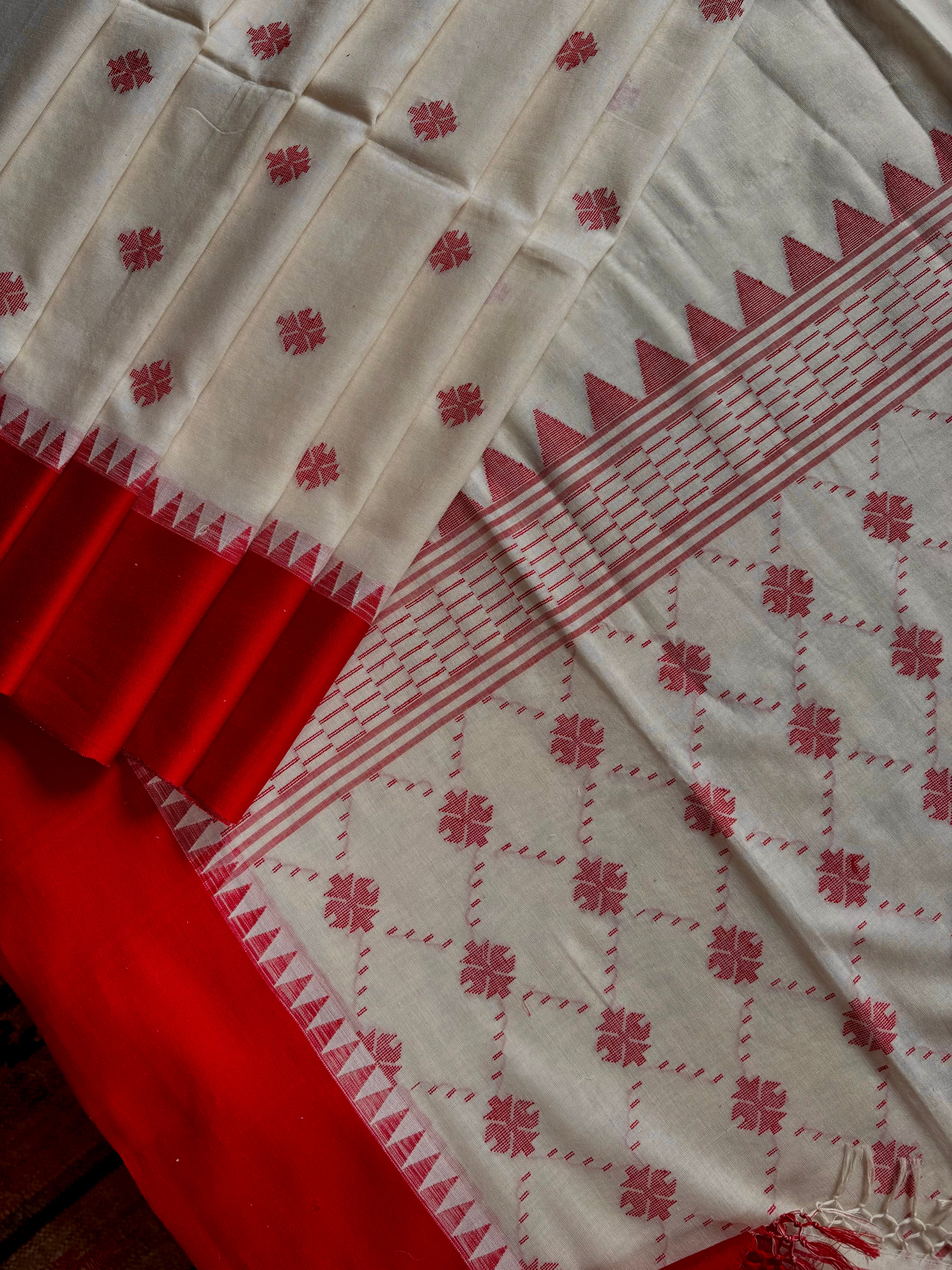 Handwoven Cream Red Cotton Jamdani Saree