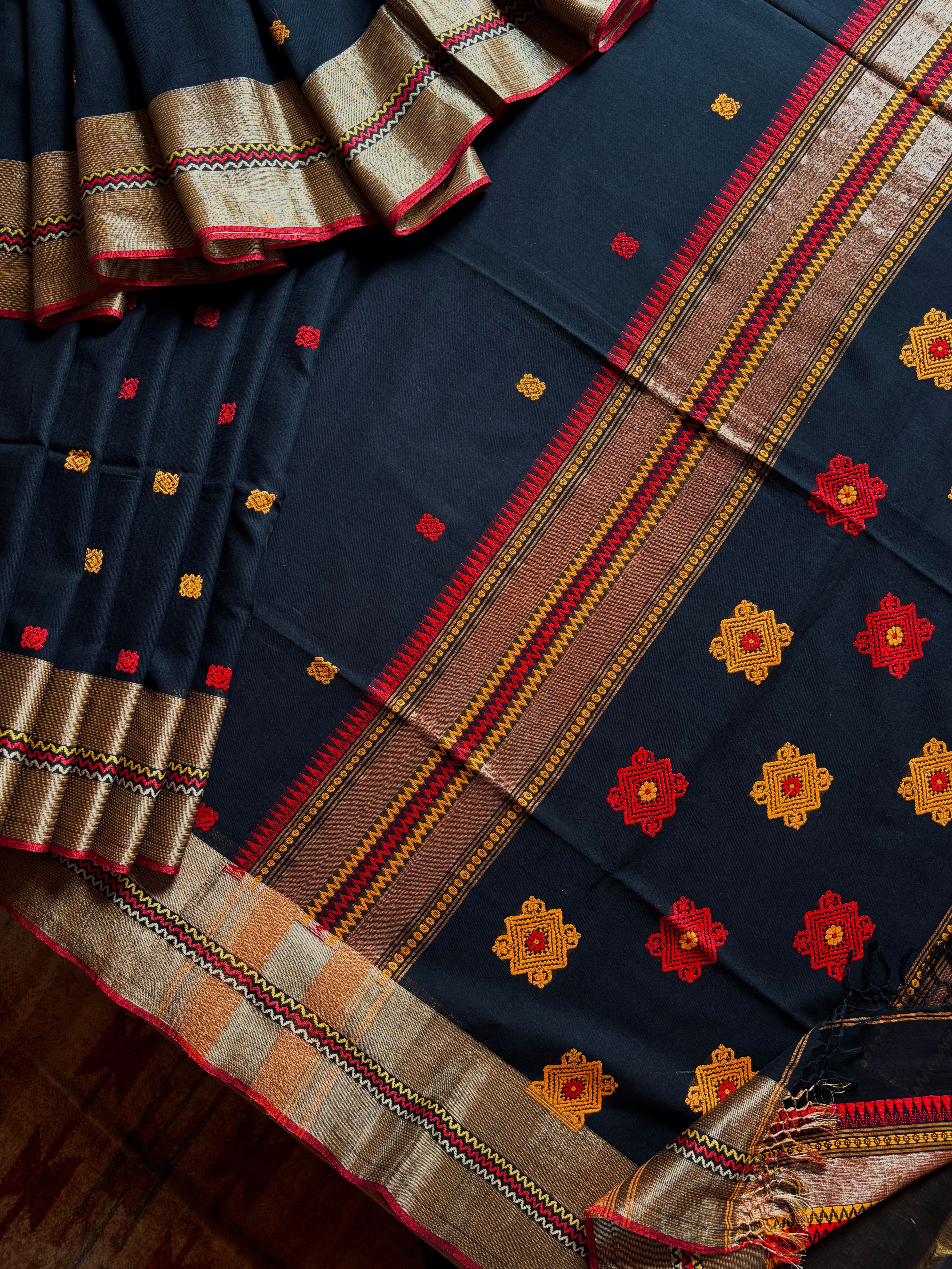 Handwoven Black Zari Border Phulia Cotton Saree