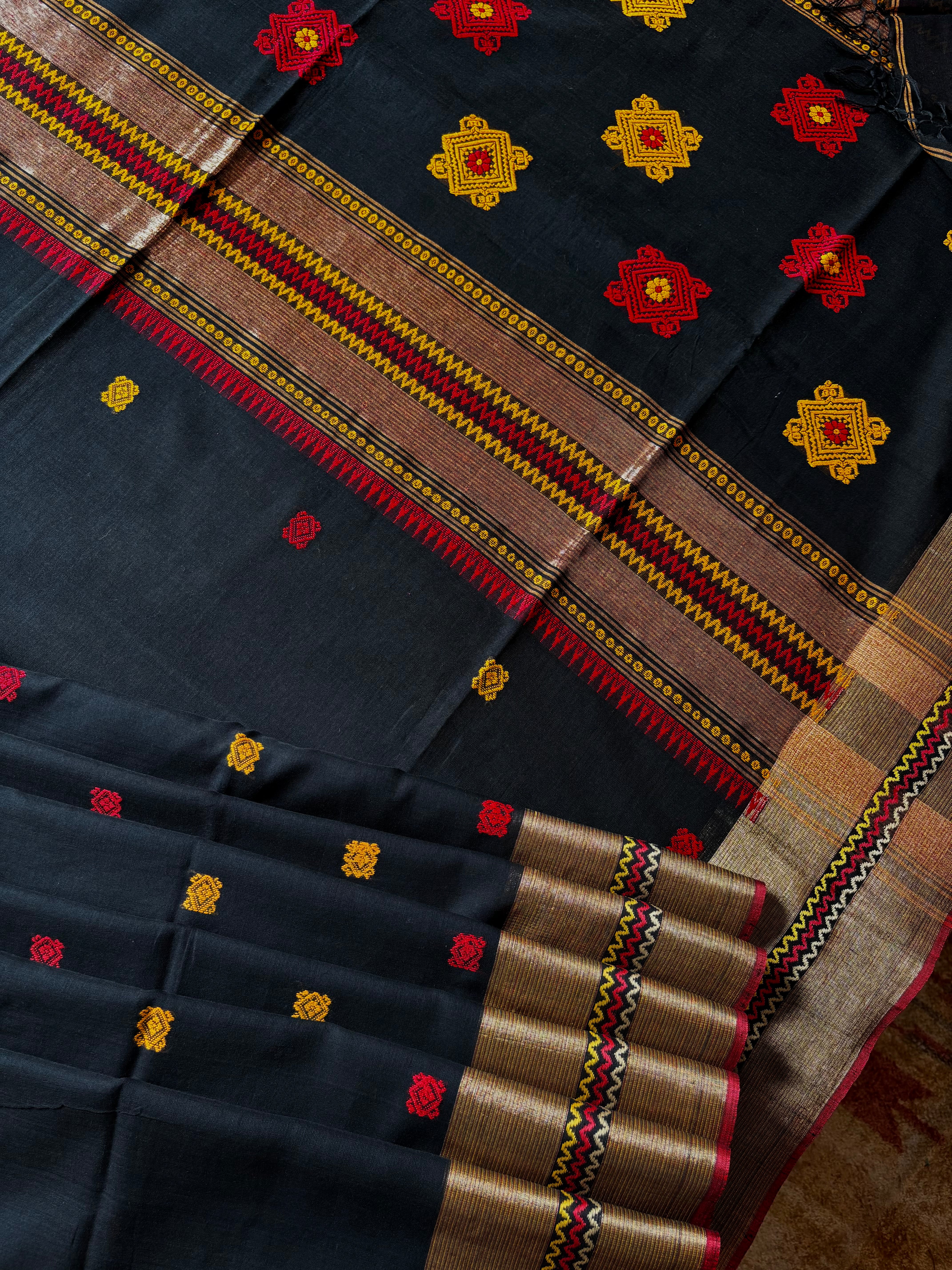 Handwoven Black Zari Border Phulia Cotton Saree