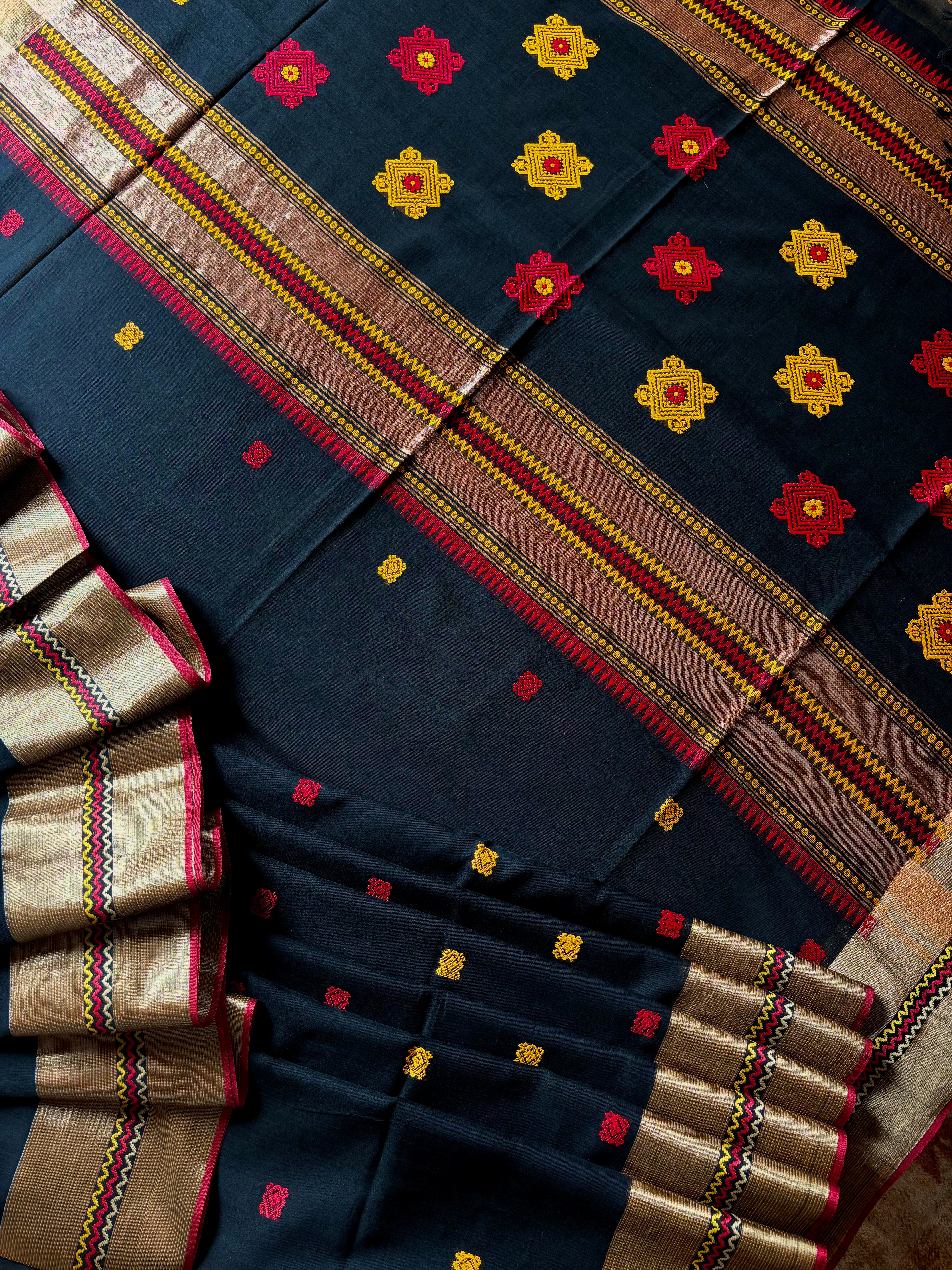 Handwoven Black Zari Border Phulia Cotton Saree