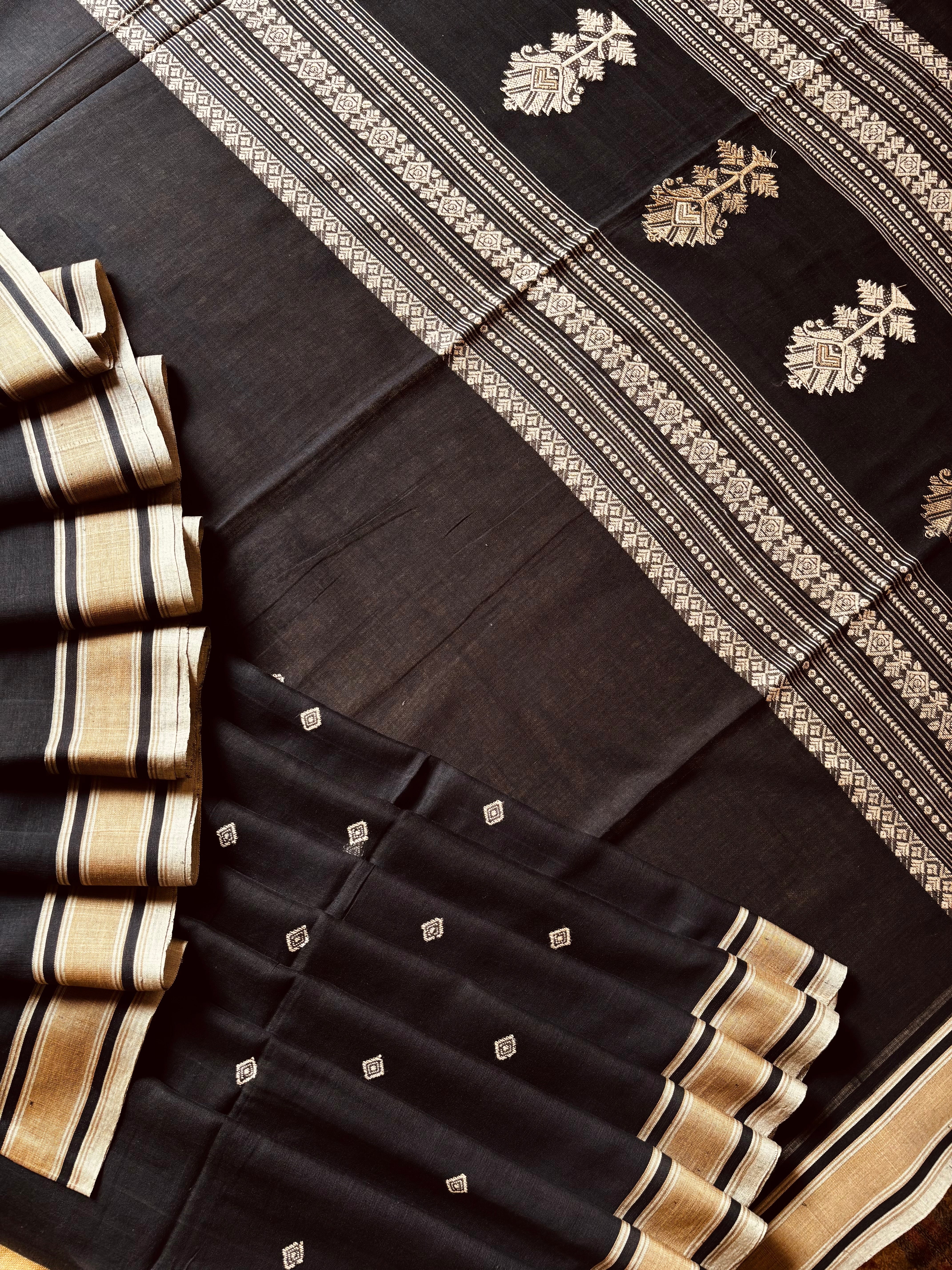 Handwoven Black Beige Phulia Cotton Saree