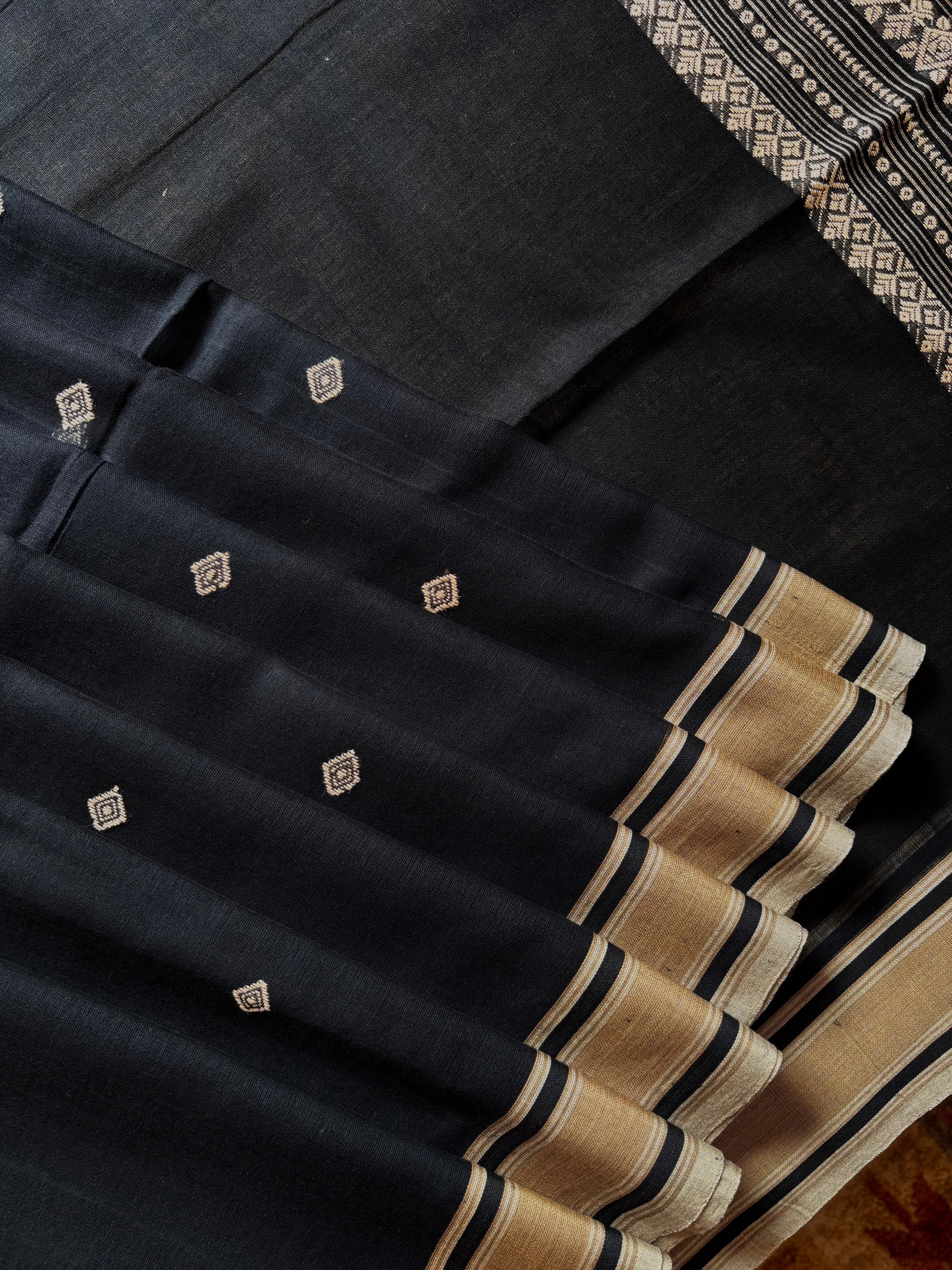Handwoven Black Beige Phulia Cotton Saree