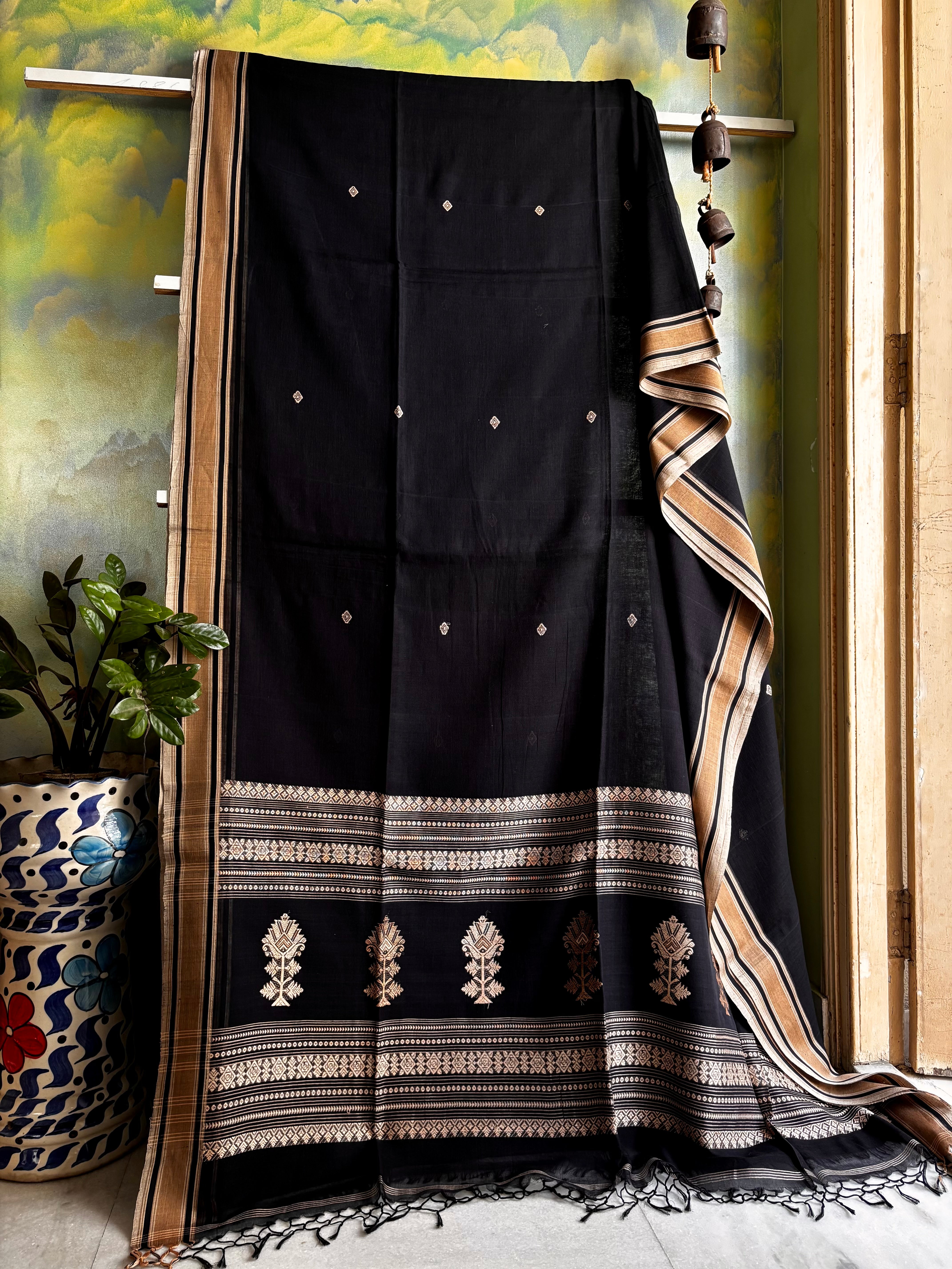 Handwoven Black Beige Phulia Cotton Saree