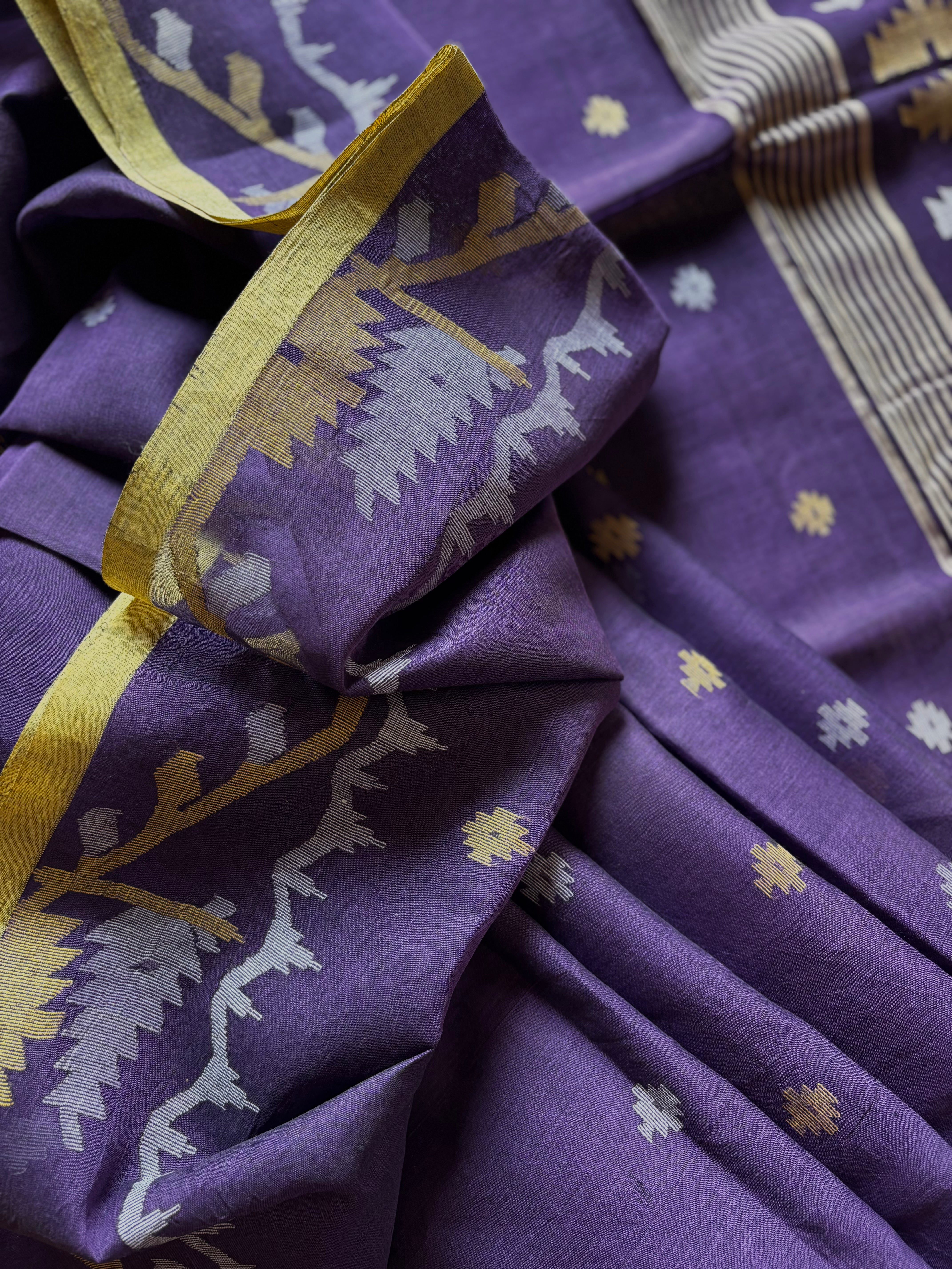Handwoven Purple Cotton Jamdani Saree