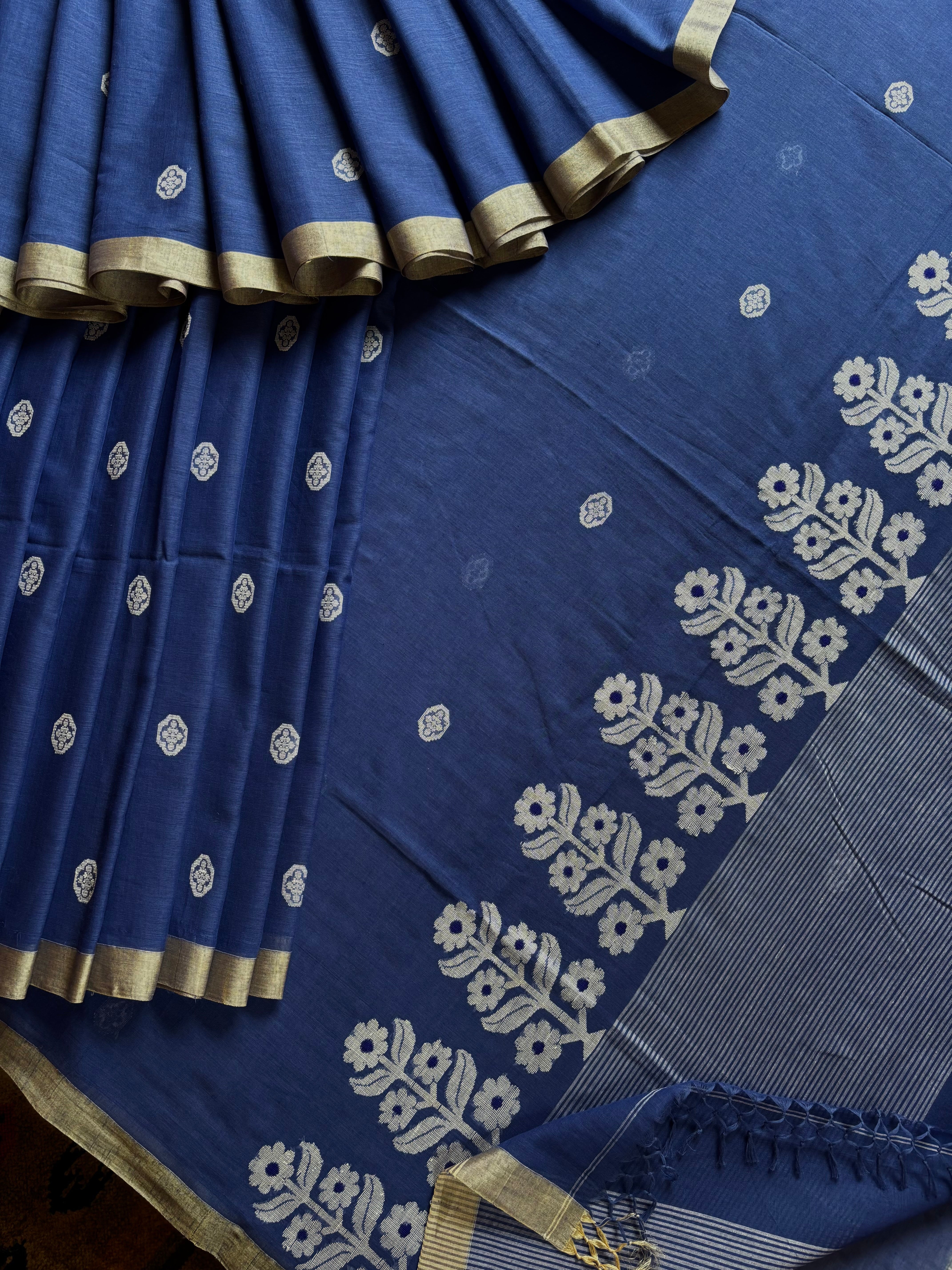 Handwoven Matte Blue Colour Cotton Jamdani Saree
